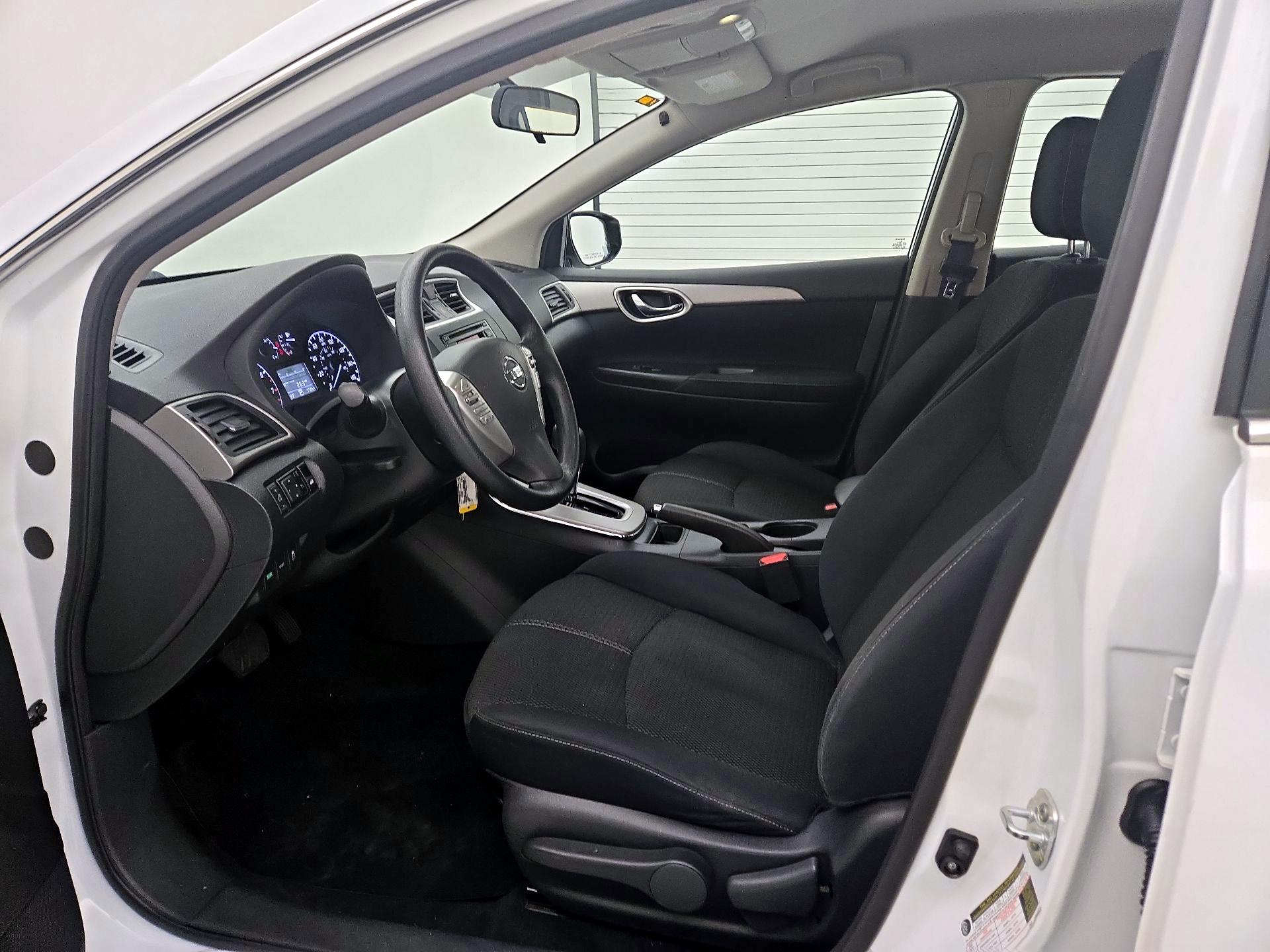 Thumbnail: 2015 Nissan Sentra - 18