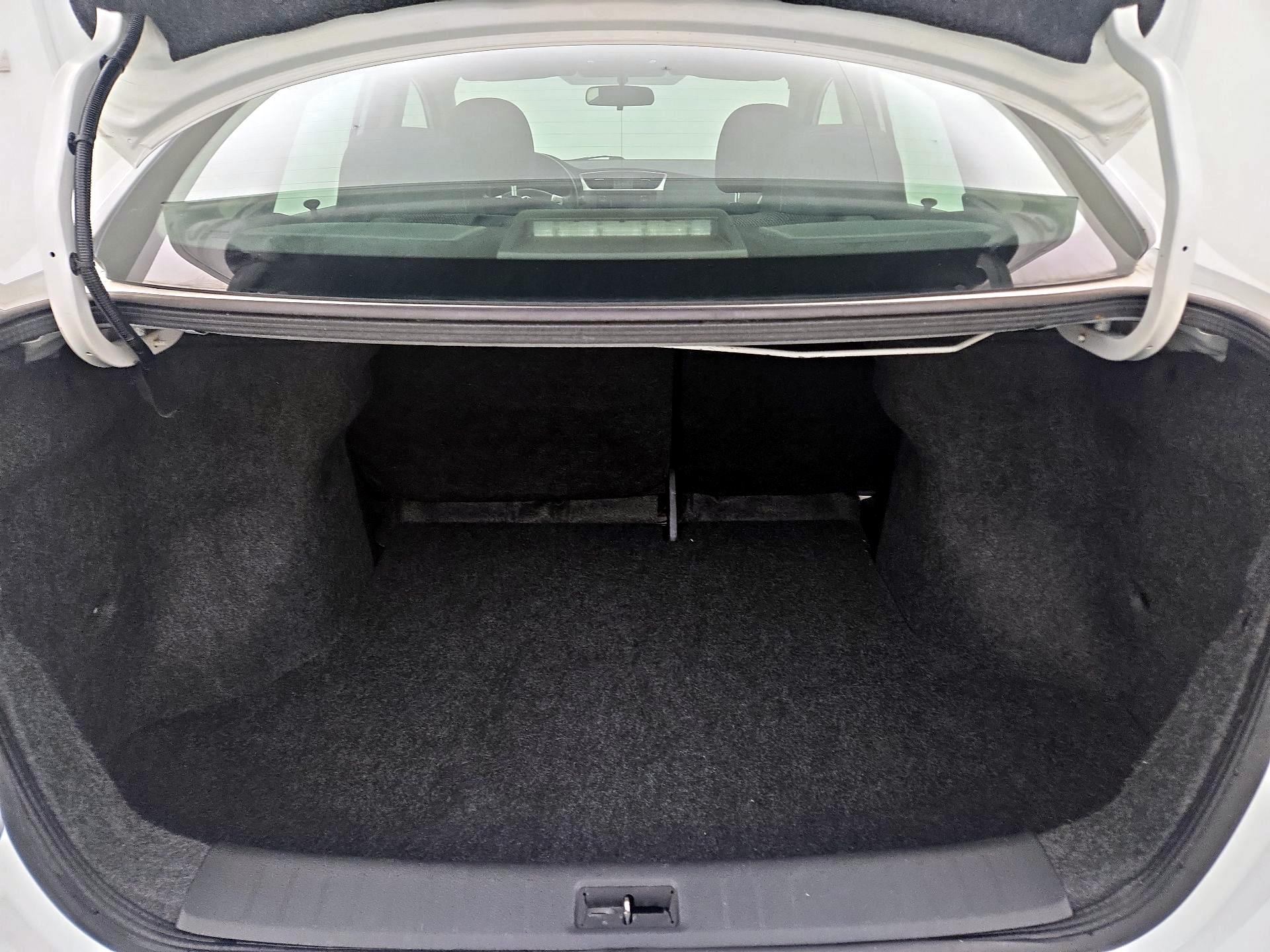 Thumbnail: 2015 Nissan Sentra - 20