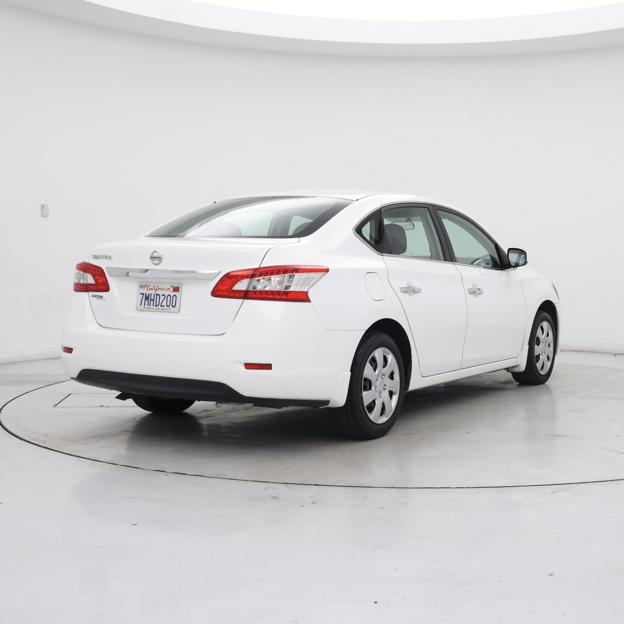 Thumbnail: 2015 Nissan Sentra - 8