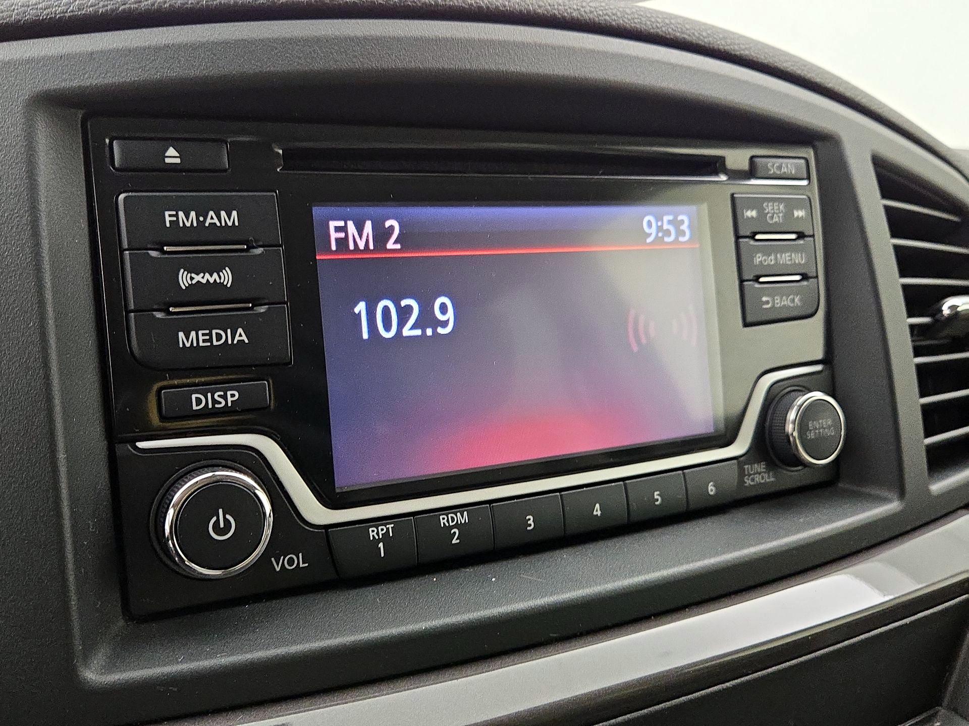 Thumbnail: 2016 Nissan Quest - 15