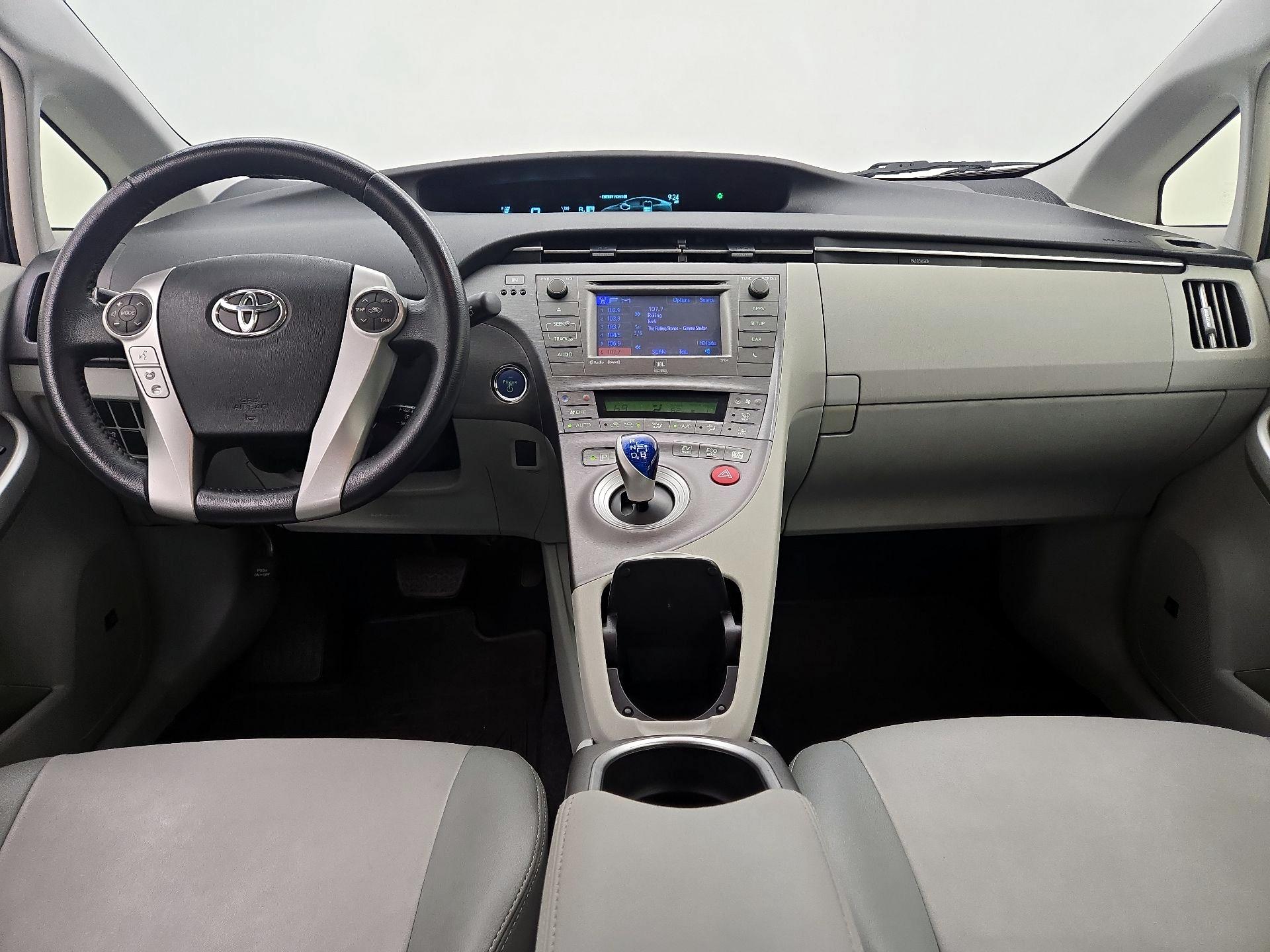 Thumbnail: 2014 Toyota Prius - 9