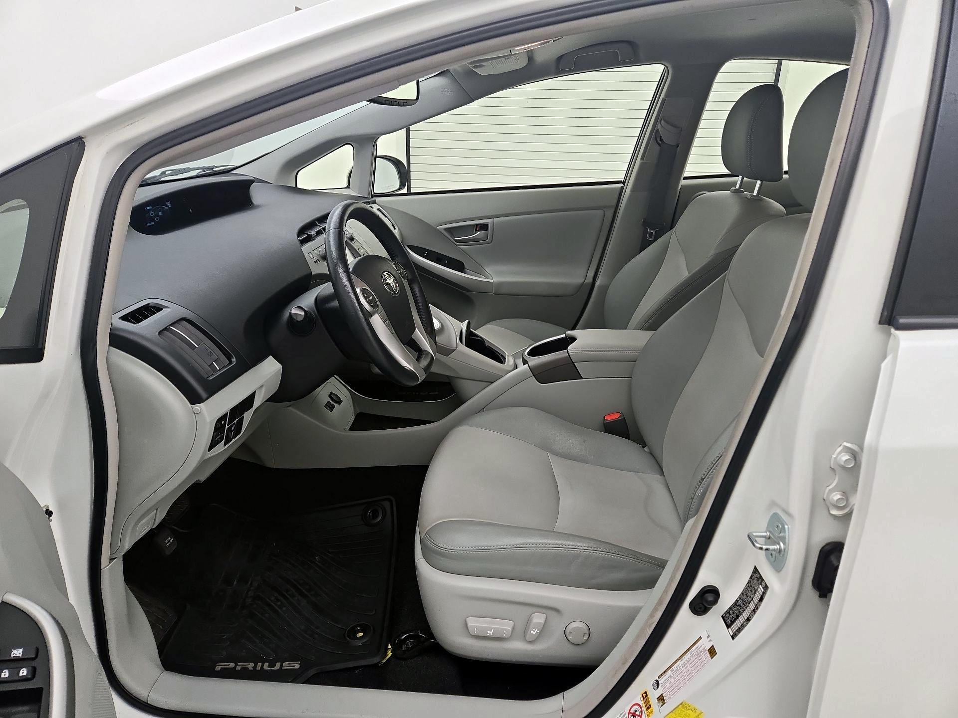 Thumbnail: 2014 Toyota Prius - 11