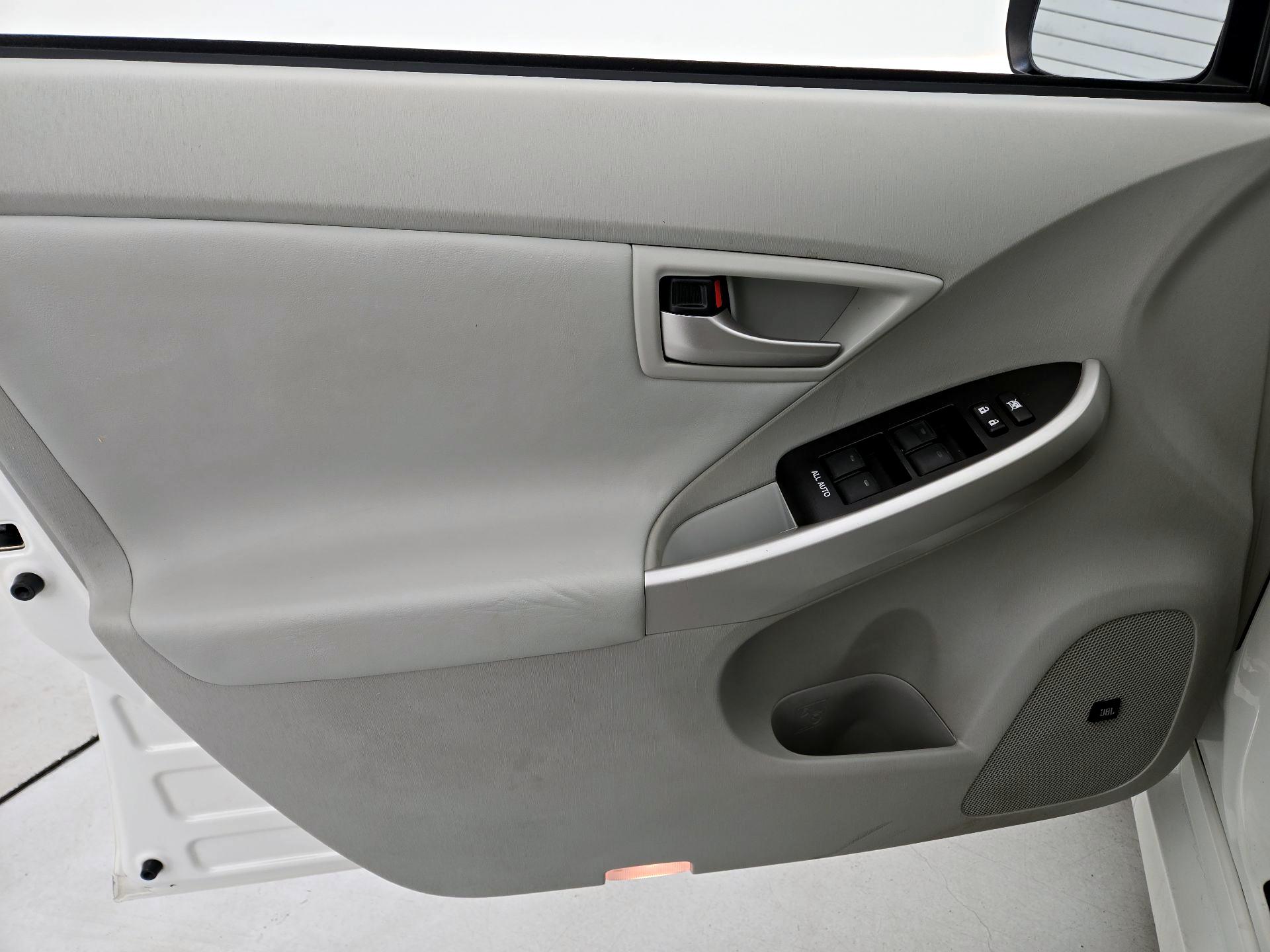 Thumbnail: 2014 Toyota Prius - 12