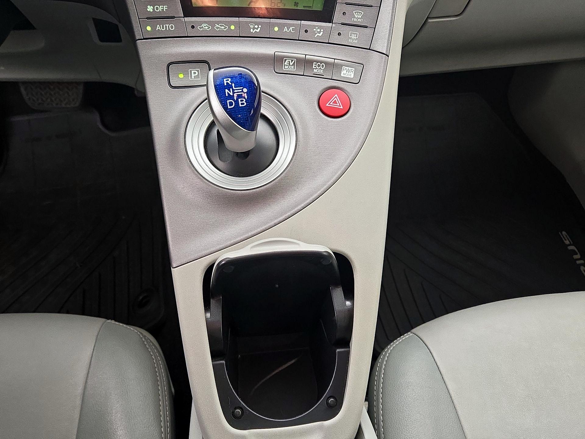 Thumbnail: 2014 Toyota Prius - 17
