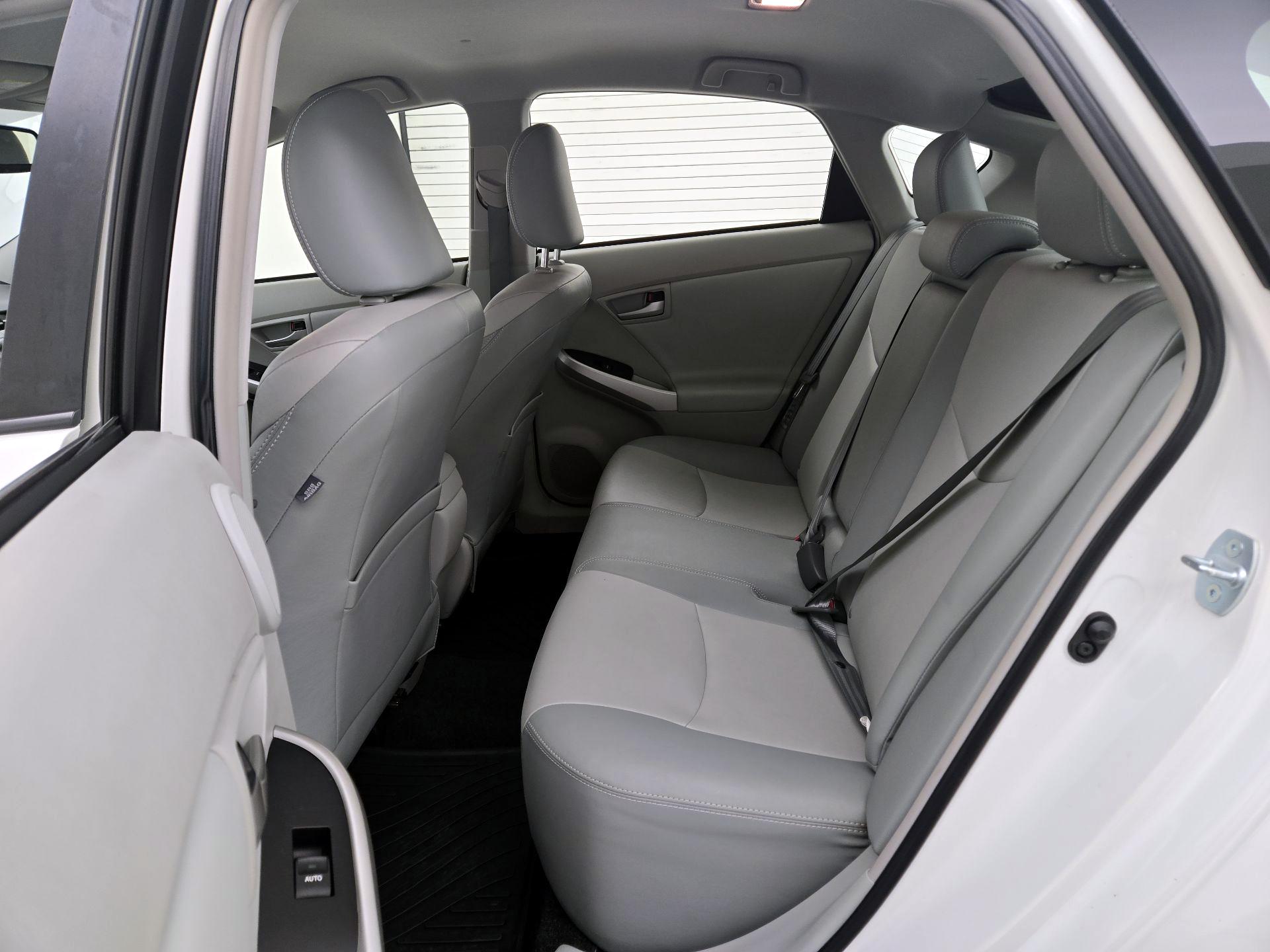 Thumbnail: 2014 Toyota Prius - 18