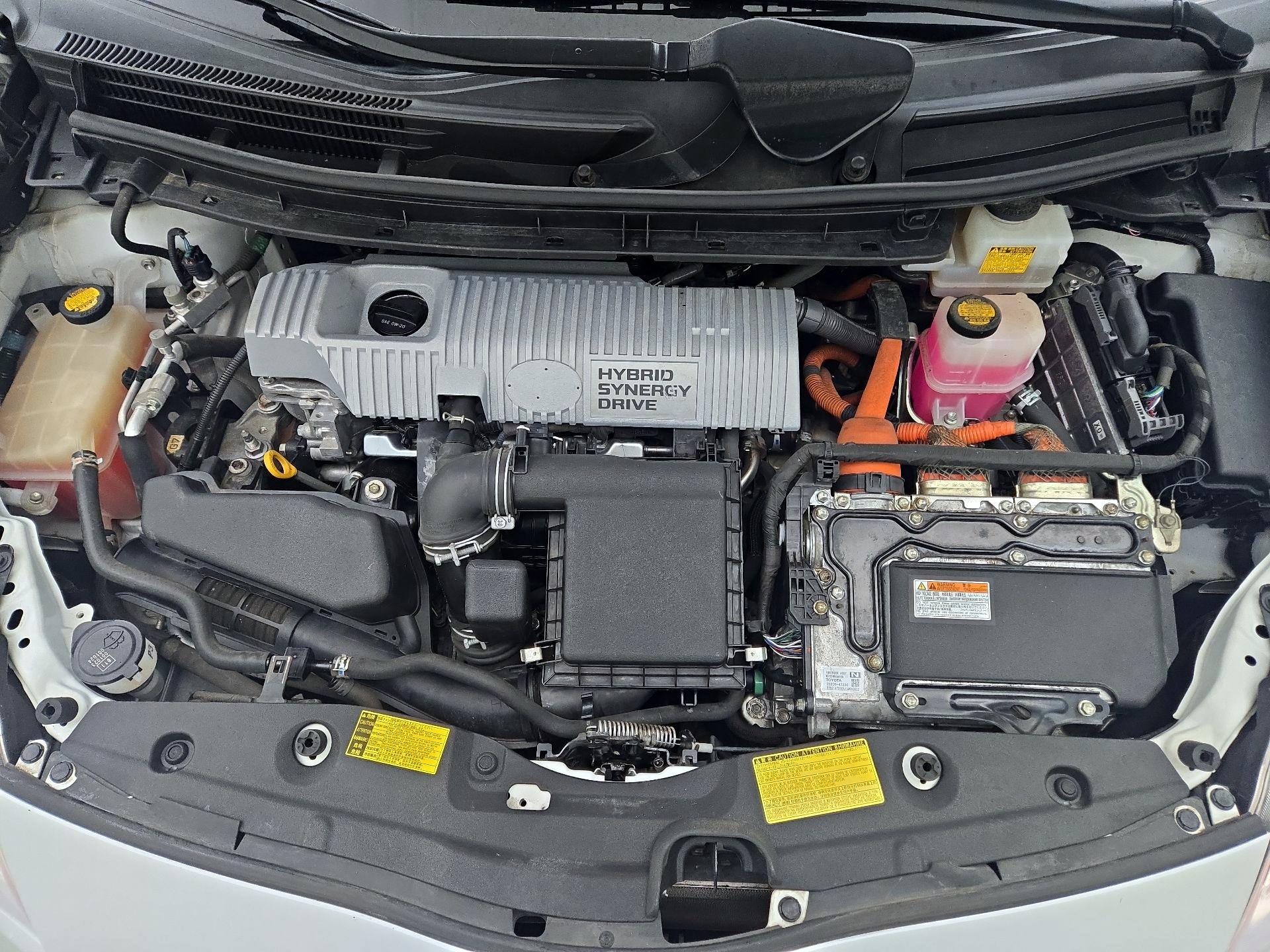 Thumbnail: 2014 Toyota Prius - 20