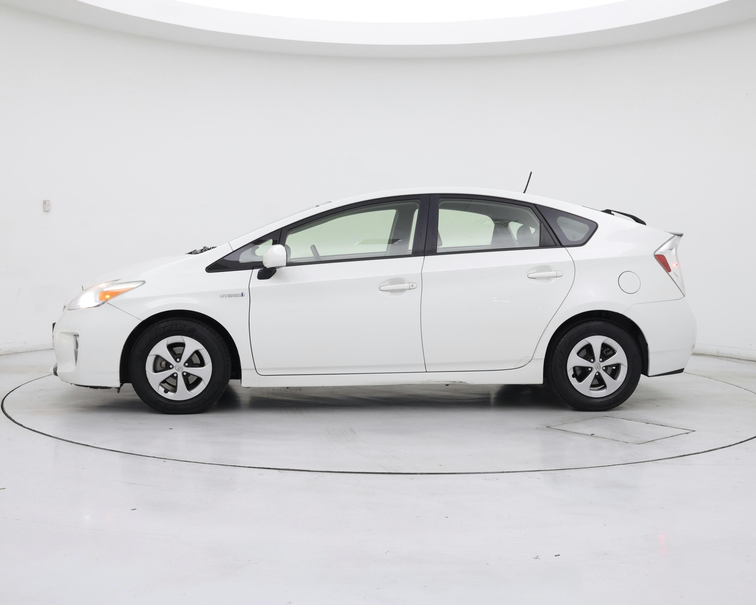 Thumbnail: 2014 Toyota Prius - 3