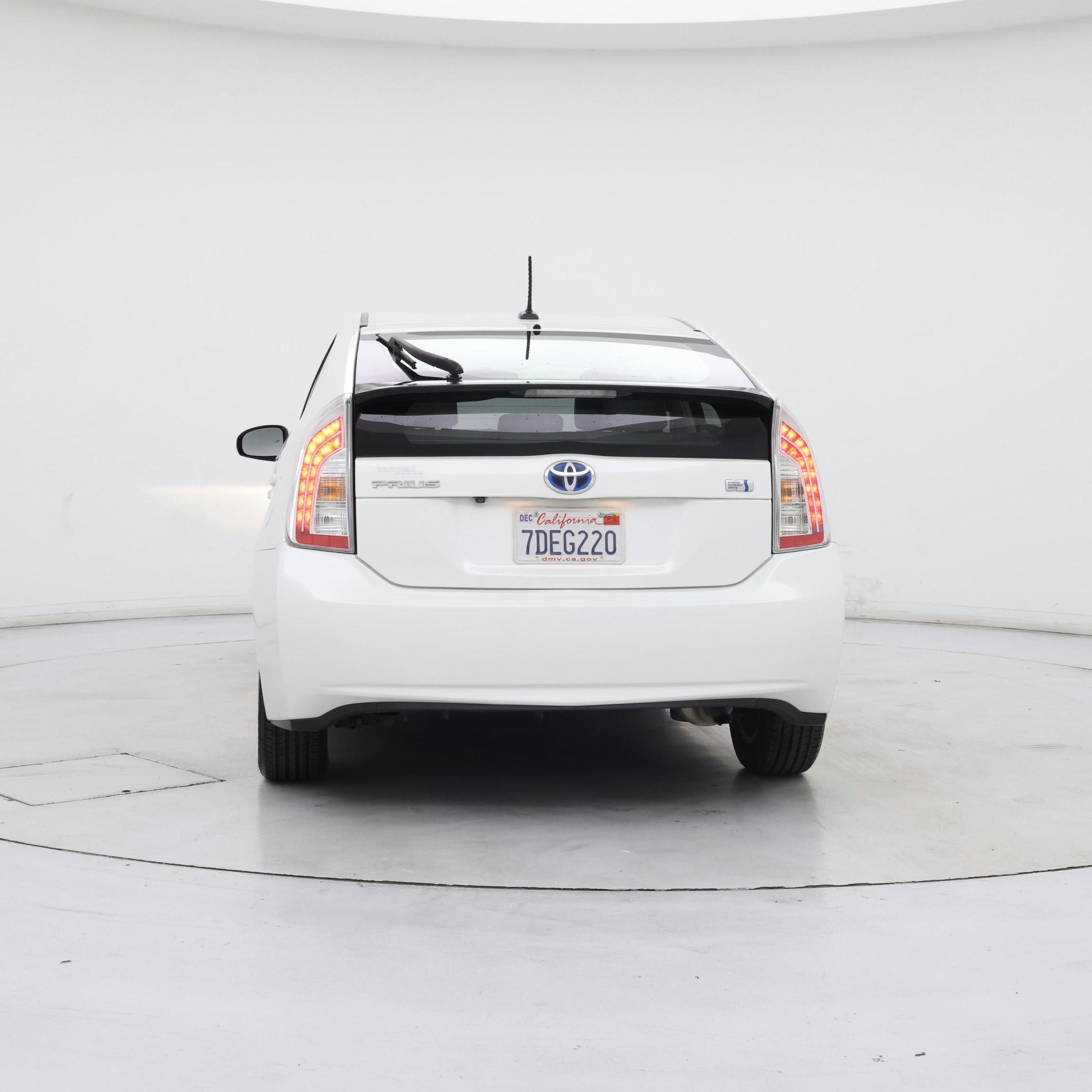Thumbnail: 2014 Toyota Prius - 6