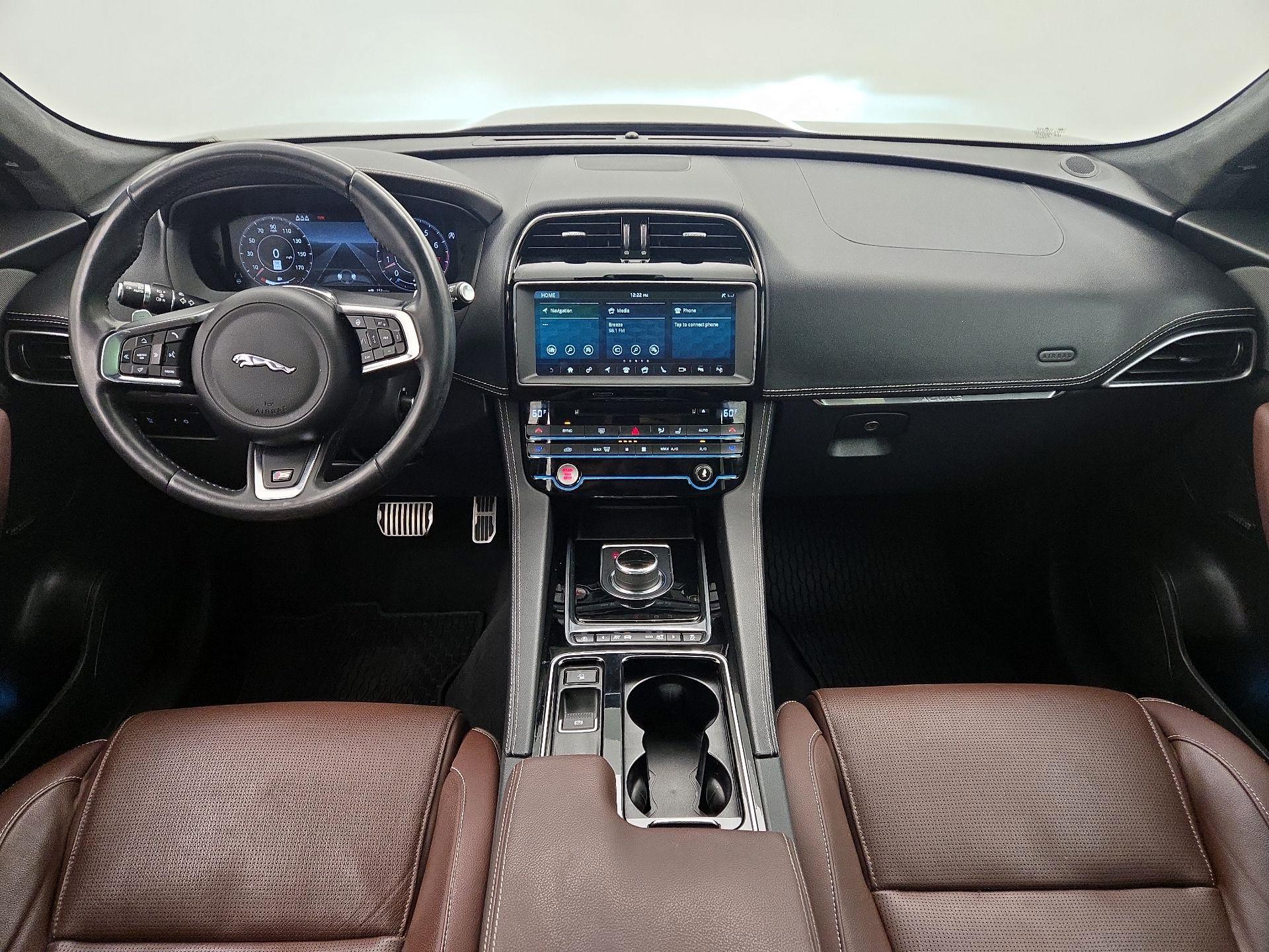Thumbnail: 2019 Jaguar F-Pace - 9