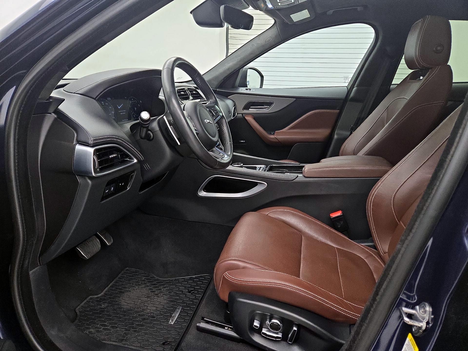 Thumbnail: 2019 Jaguar F-Pace - 11
