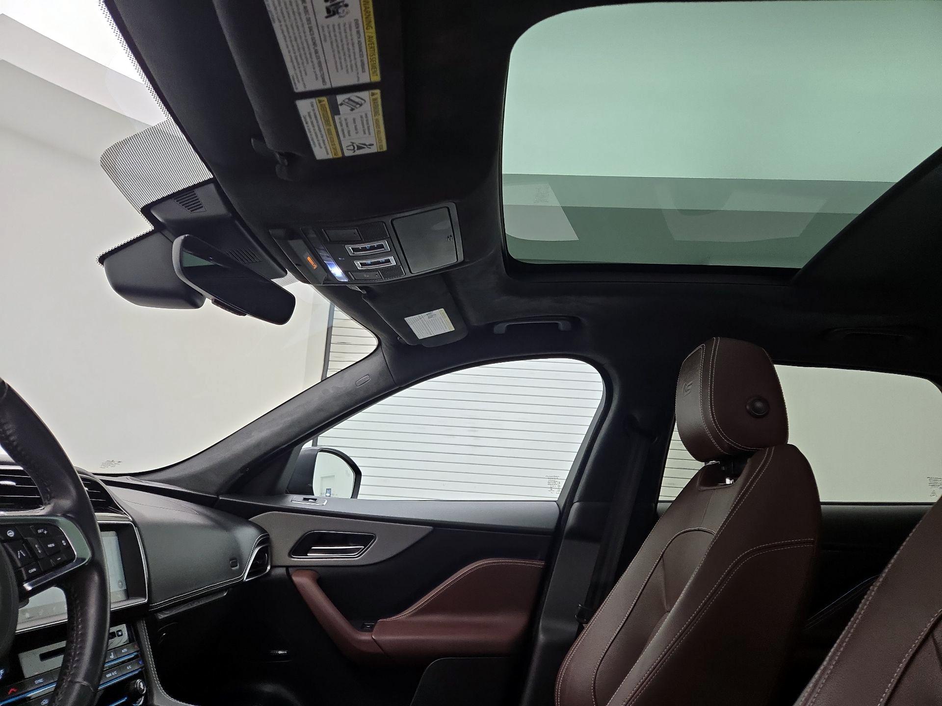Thumbnail: 2019 Jaguar F-Pace - 18