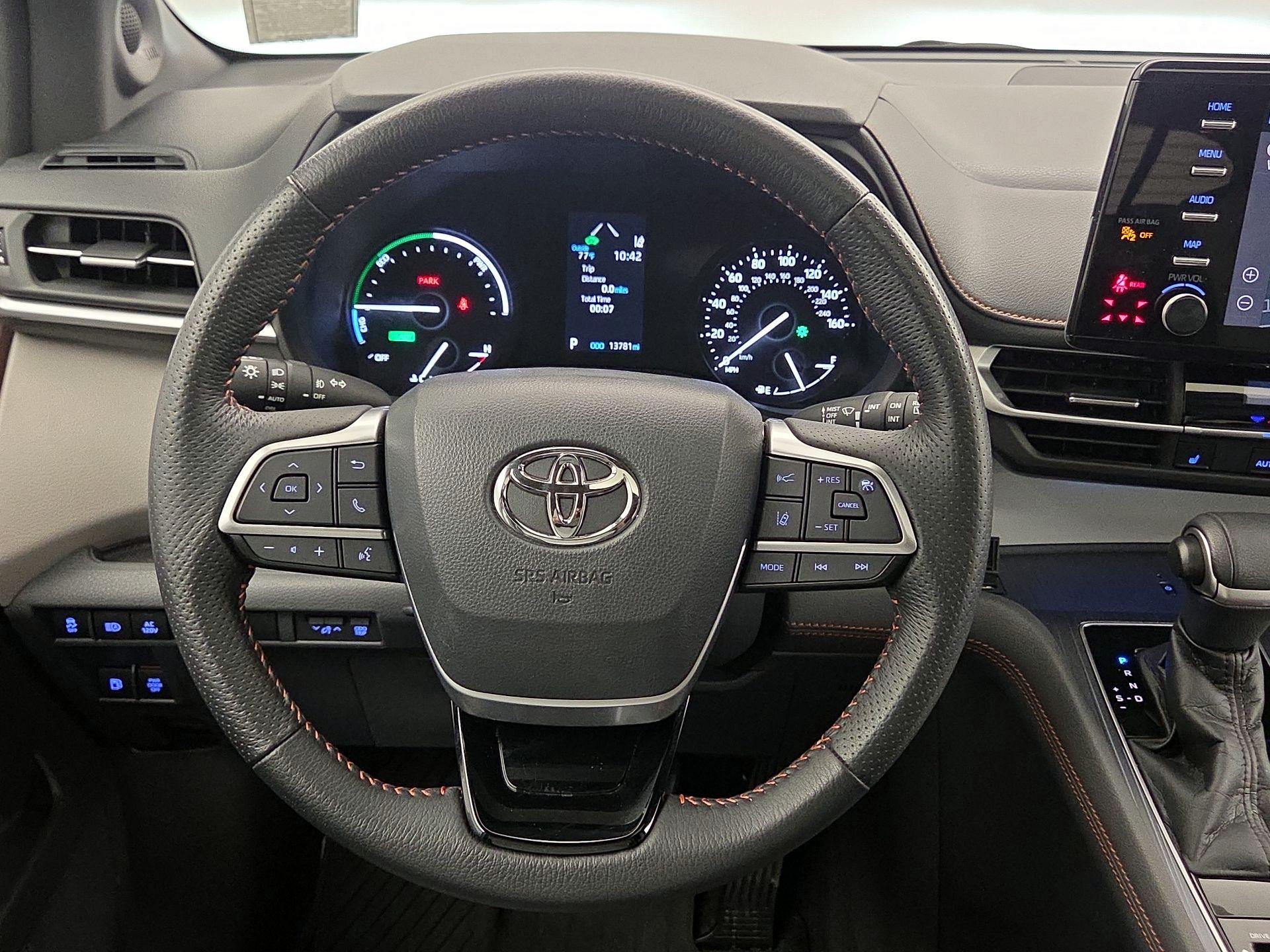 Thumbnail: 2021 Toyota Sienna - 10