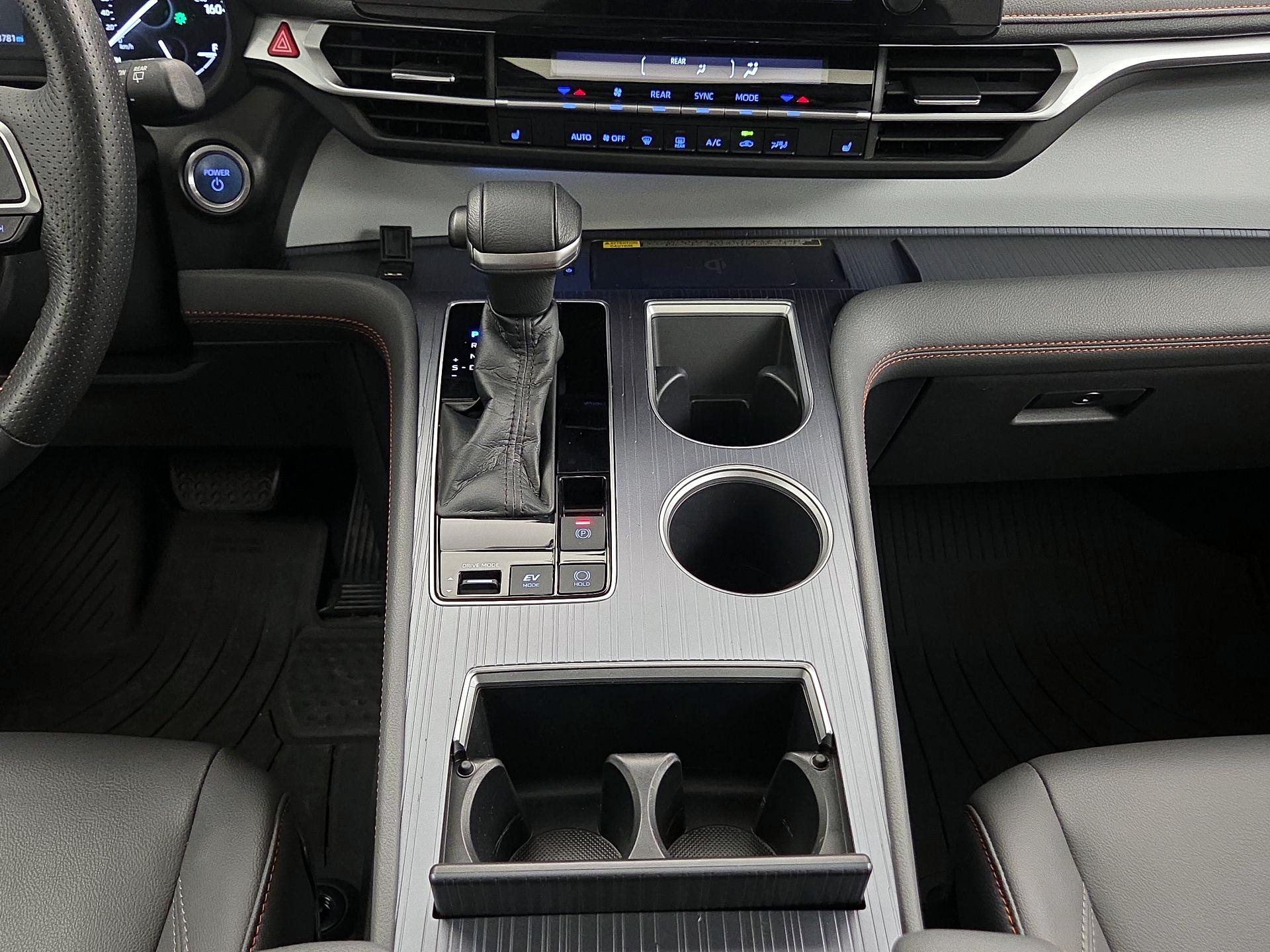 Thumbnail: 2021 Toyota Sienna - 18