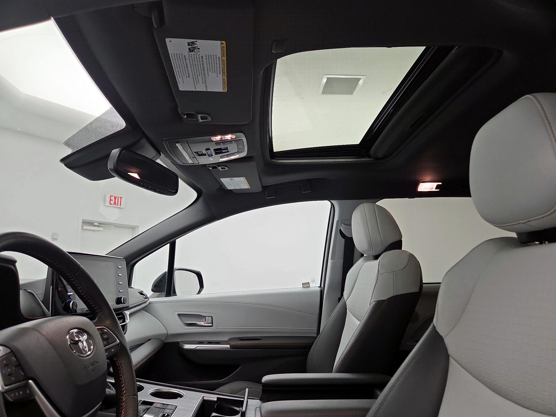 Thumbnail: 2021 Toyota Sienna - 20