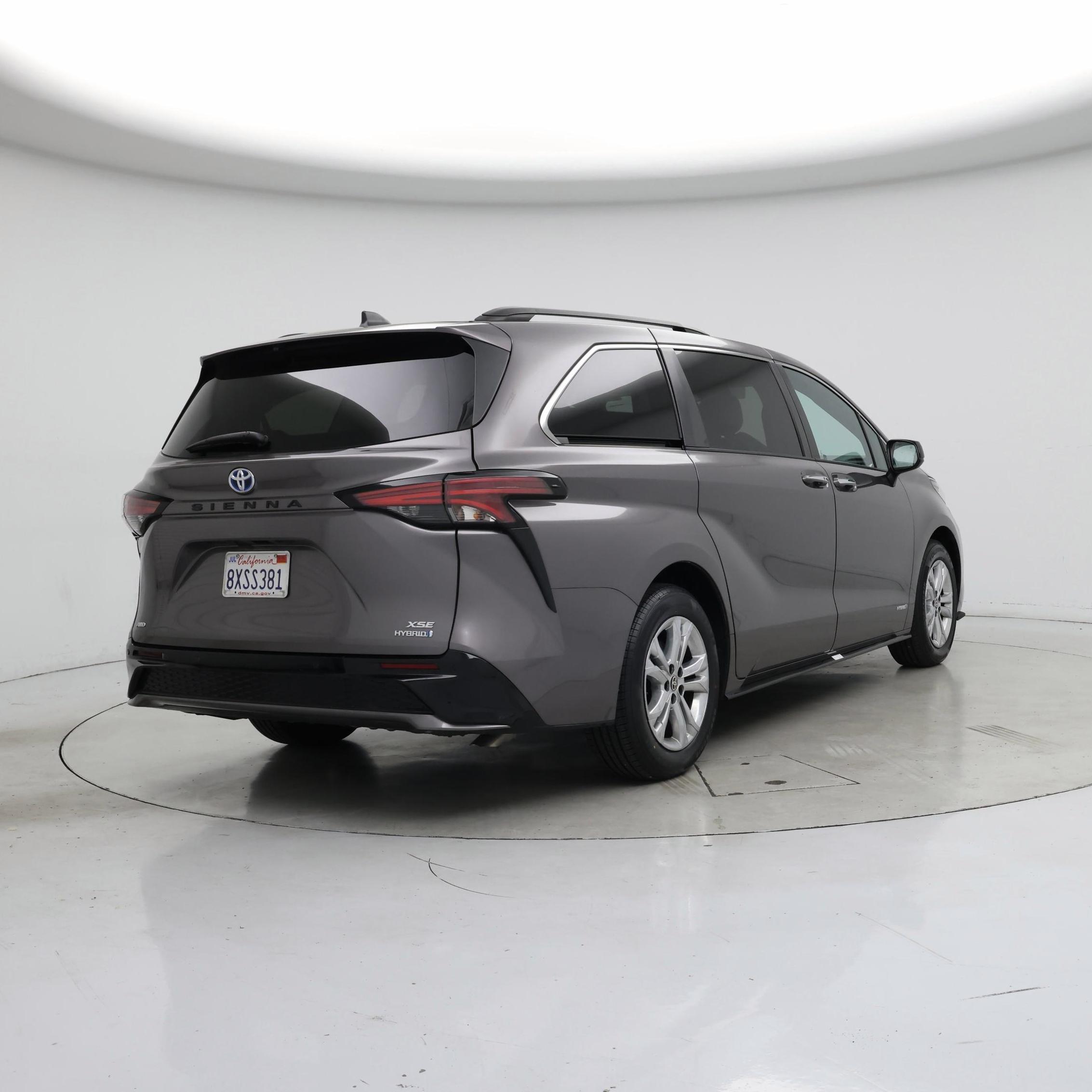 Thumbnail: 2021 Toyota Sienna - 8