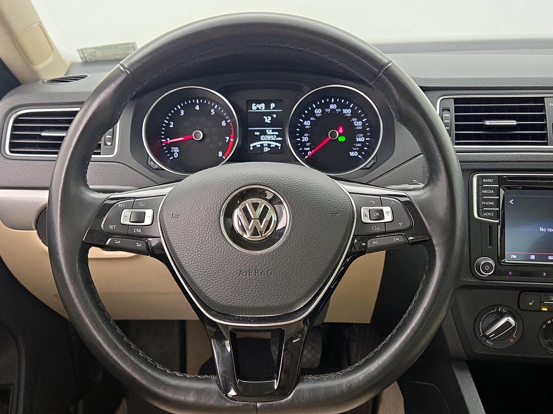 Thumbnail: 2016 Volkswagen Jetta - 10