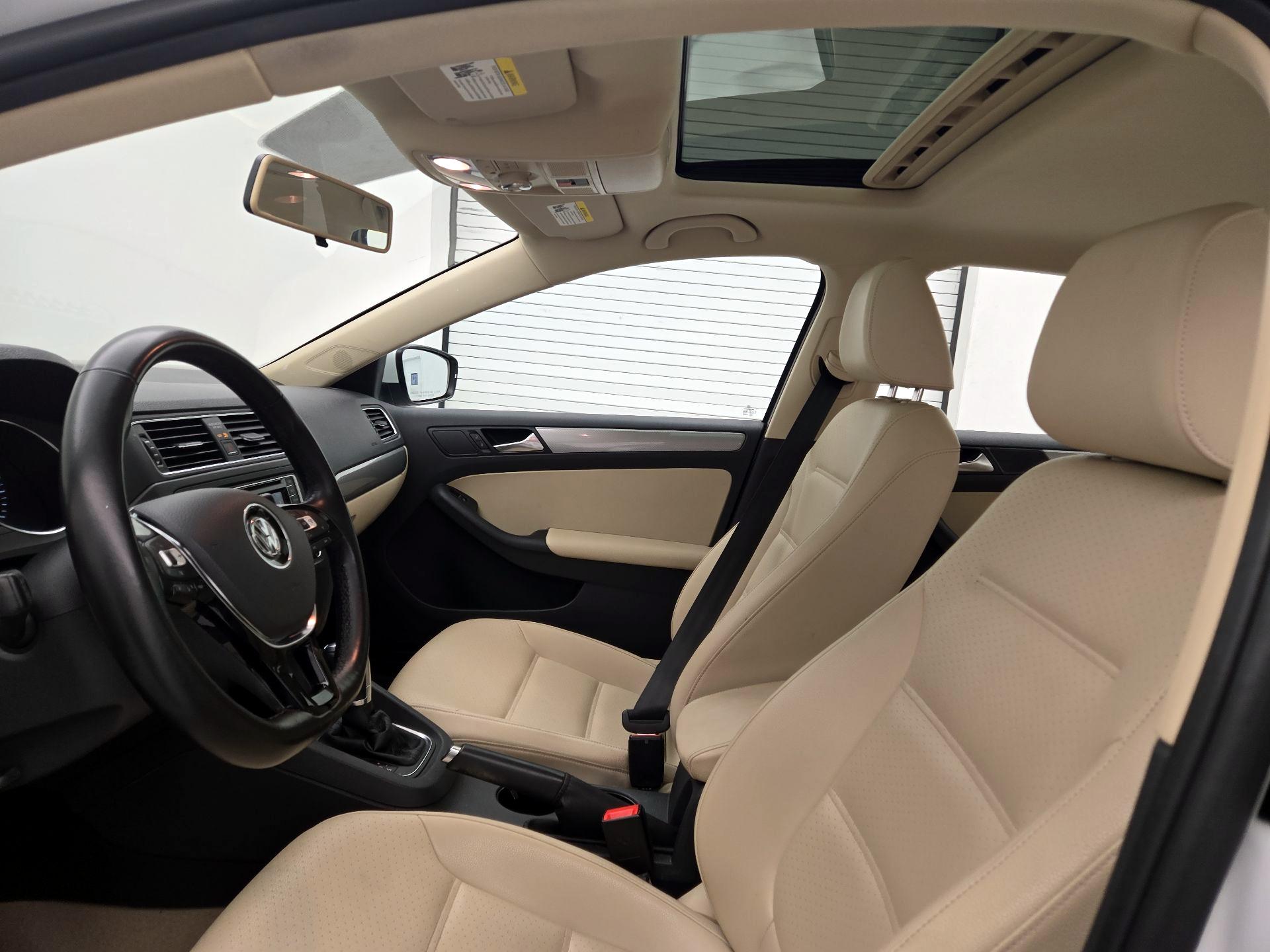 Thumbnail: 2016 Volkswagen Jetta - 19