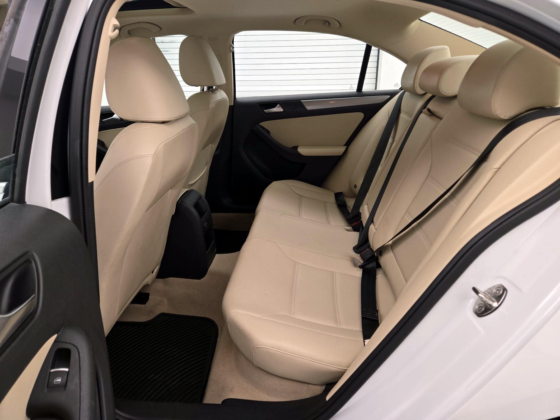 Thumbnail: 2016 Volkswagen Jetta - 20