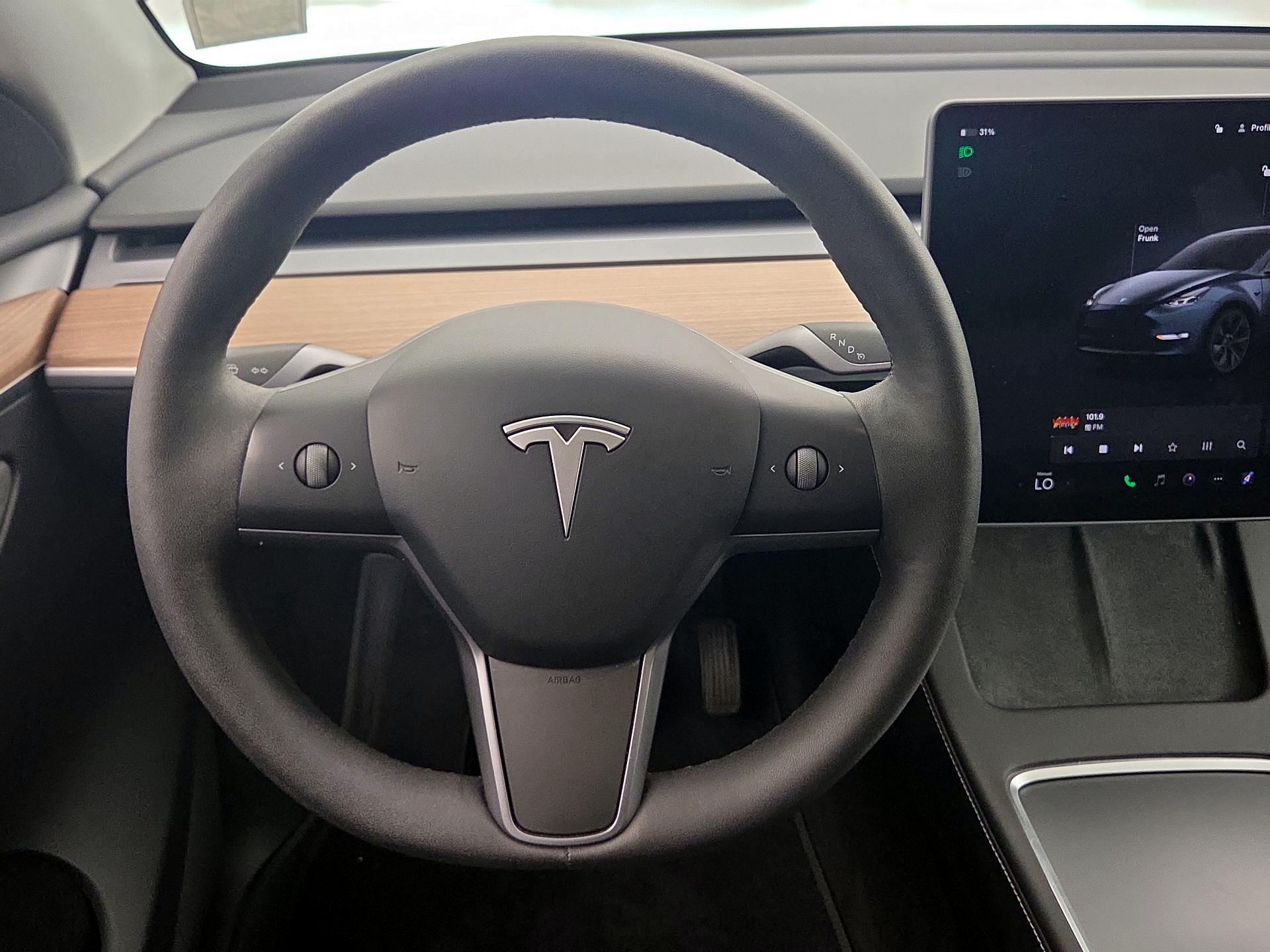 Thumbnail: 2025 Tesla Model Y - 10
