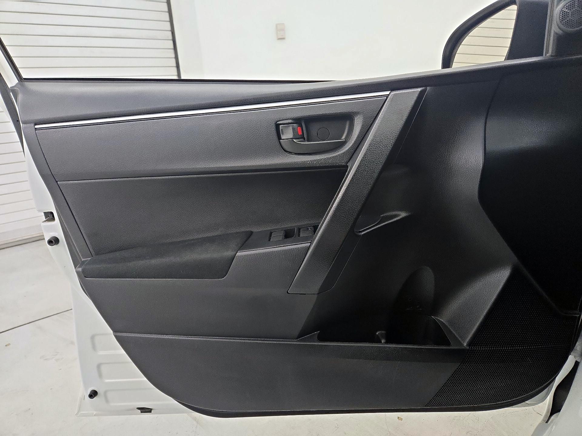 Thumbnail: 2016 Toyota Corolla - 12