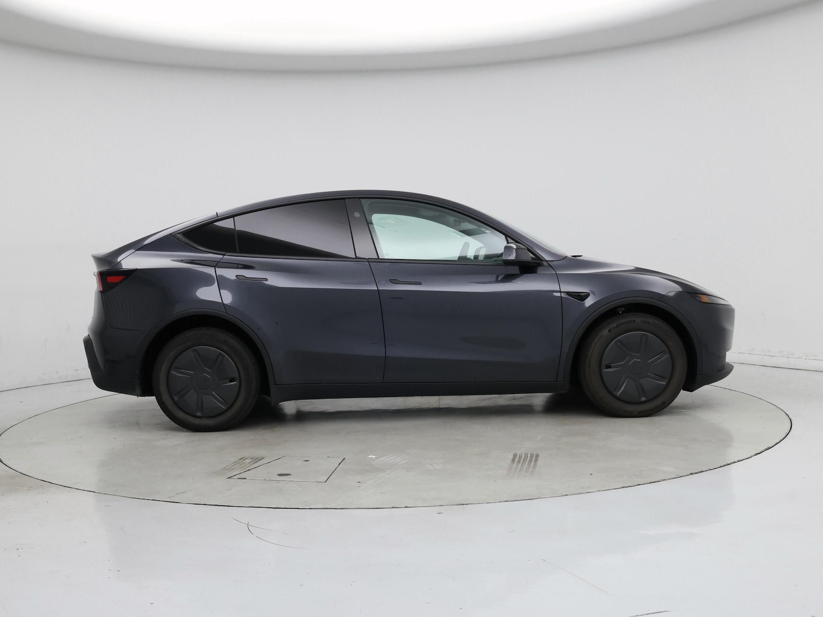 2026 Tesla Model Y Long Range - Photo 8
