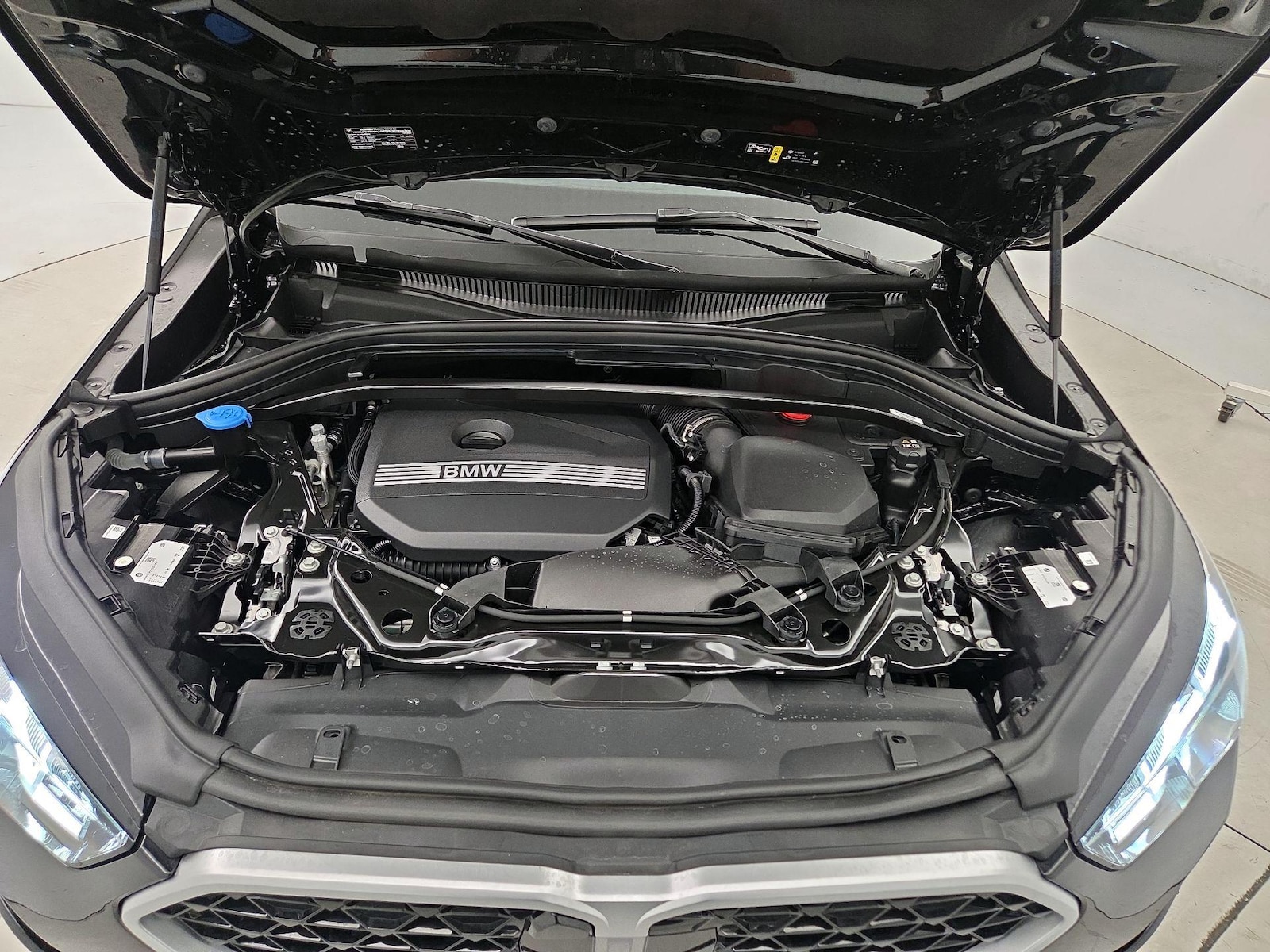 2024 BMW X2 28i - Photo 24