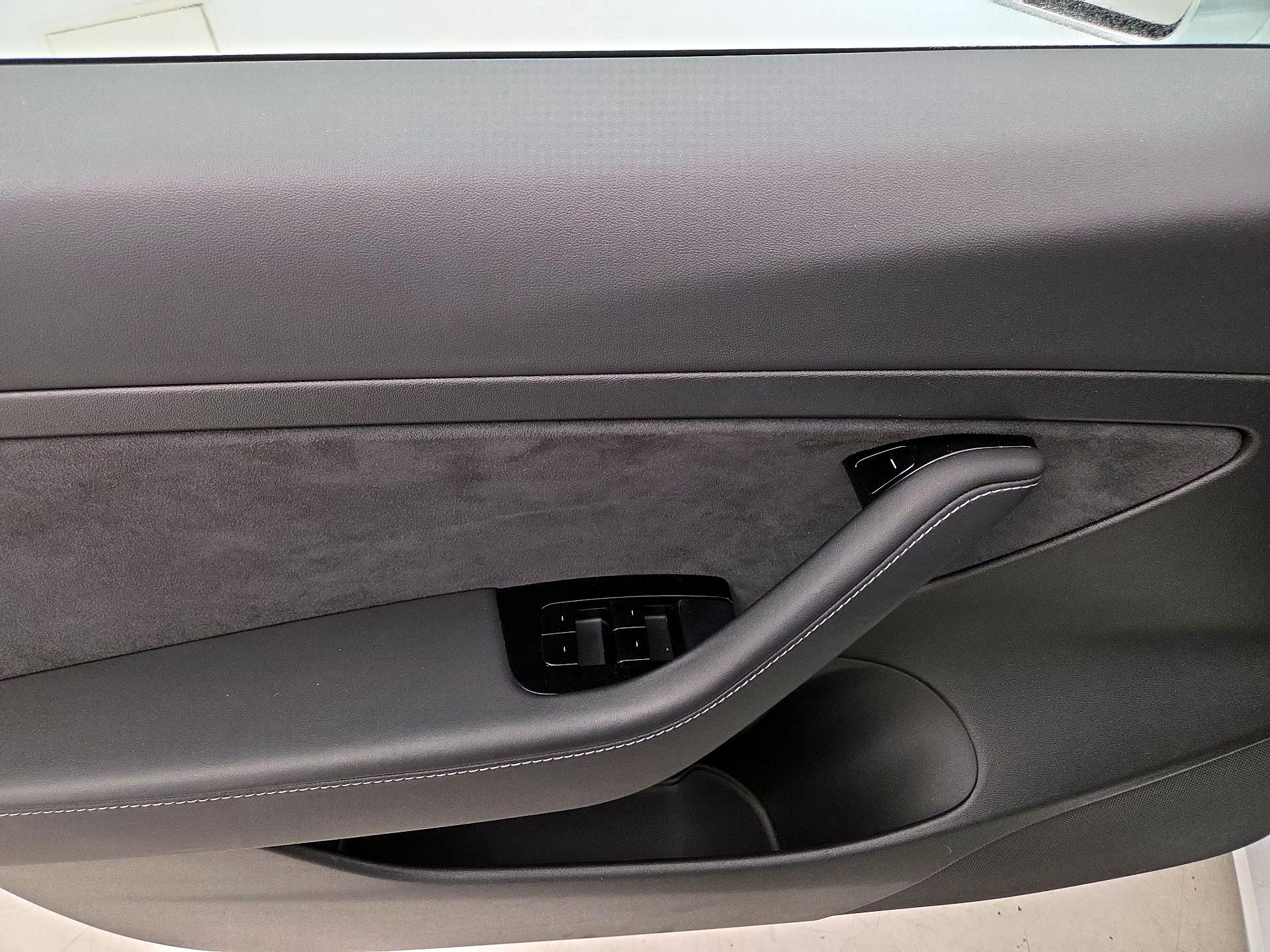 Thumbnail: 2020 Tesla Model 3 - 12