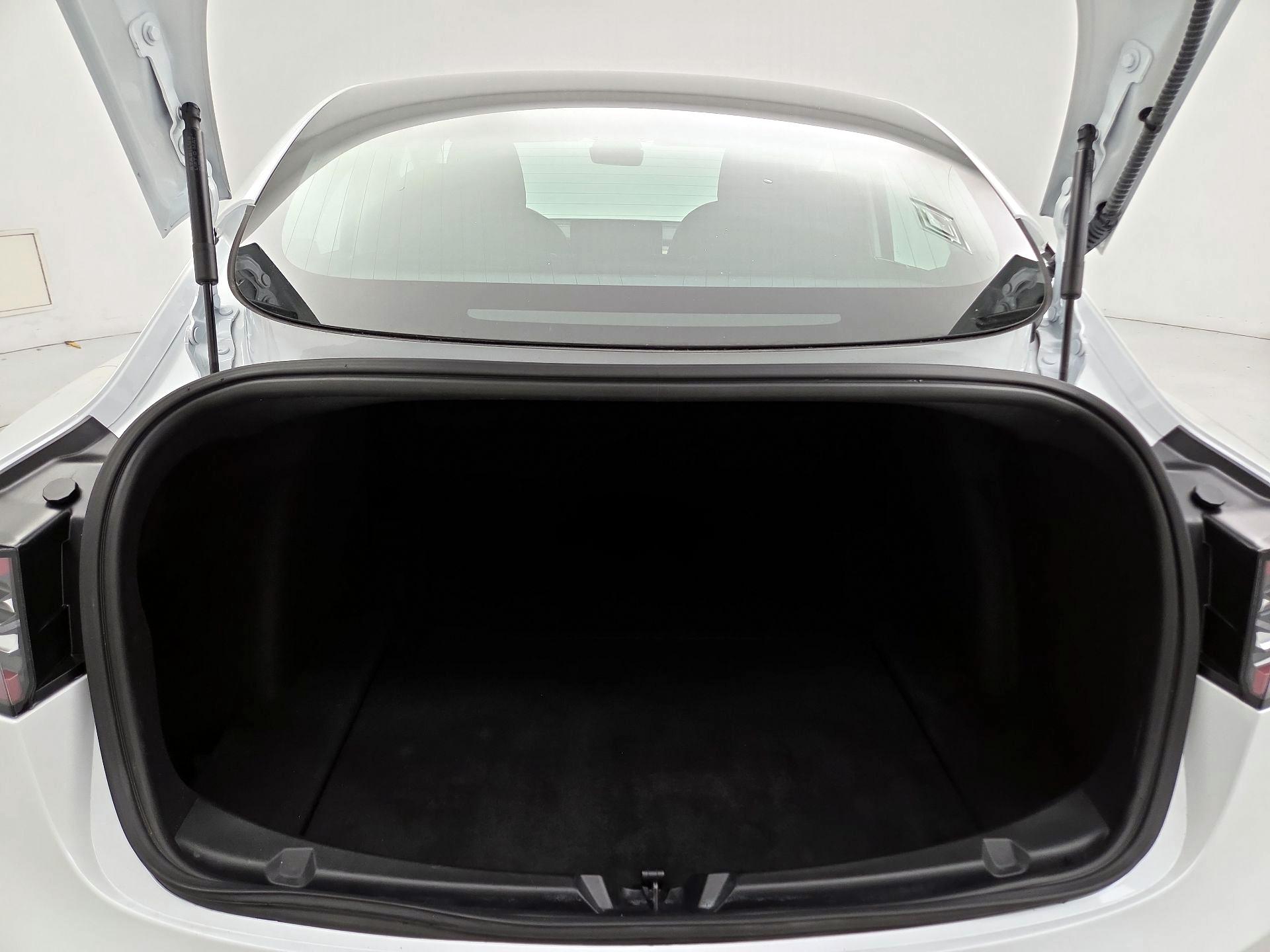 Thumbnail: 2020 Tesla Model 3 - 19