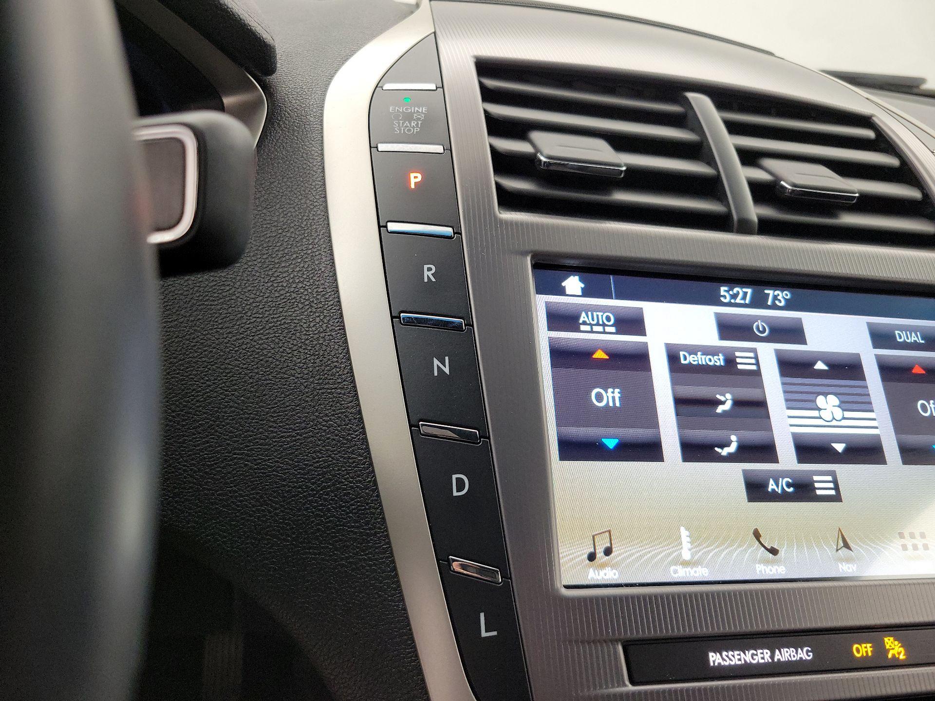 Thumbnail: 2017 Lincoln MKZ - 18