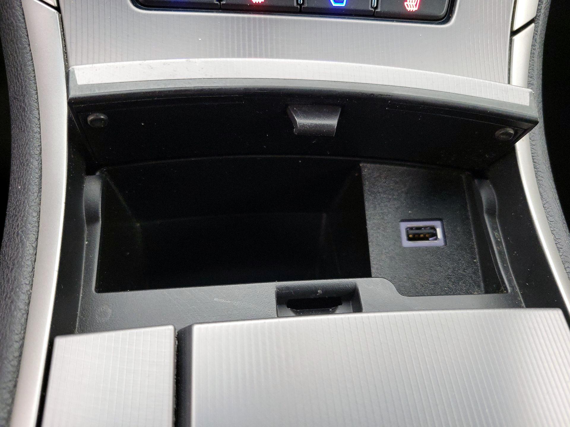 Thumbnail: 2017 Lincoln MKZ - 19