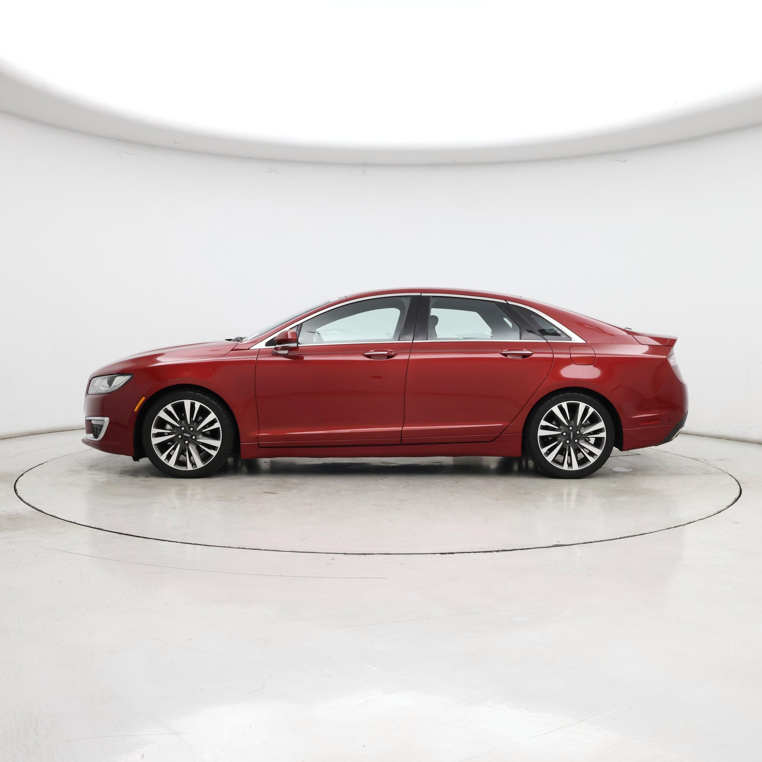 Thumbnail: 2017 Lincoln MKZ - 3