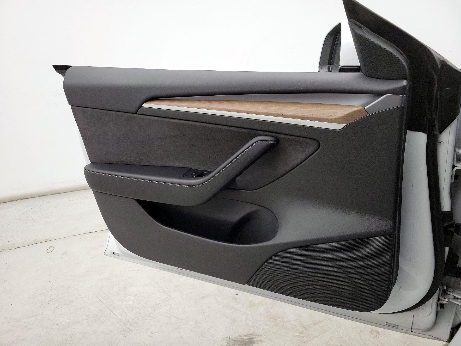 Thumbnail: 2021 Tesla Model 3 - 12