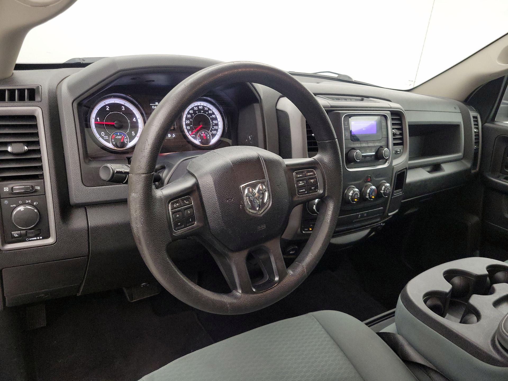 Thumbnail: 2019 RAM 1500 Classic - 9