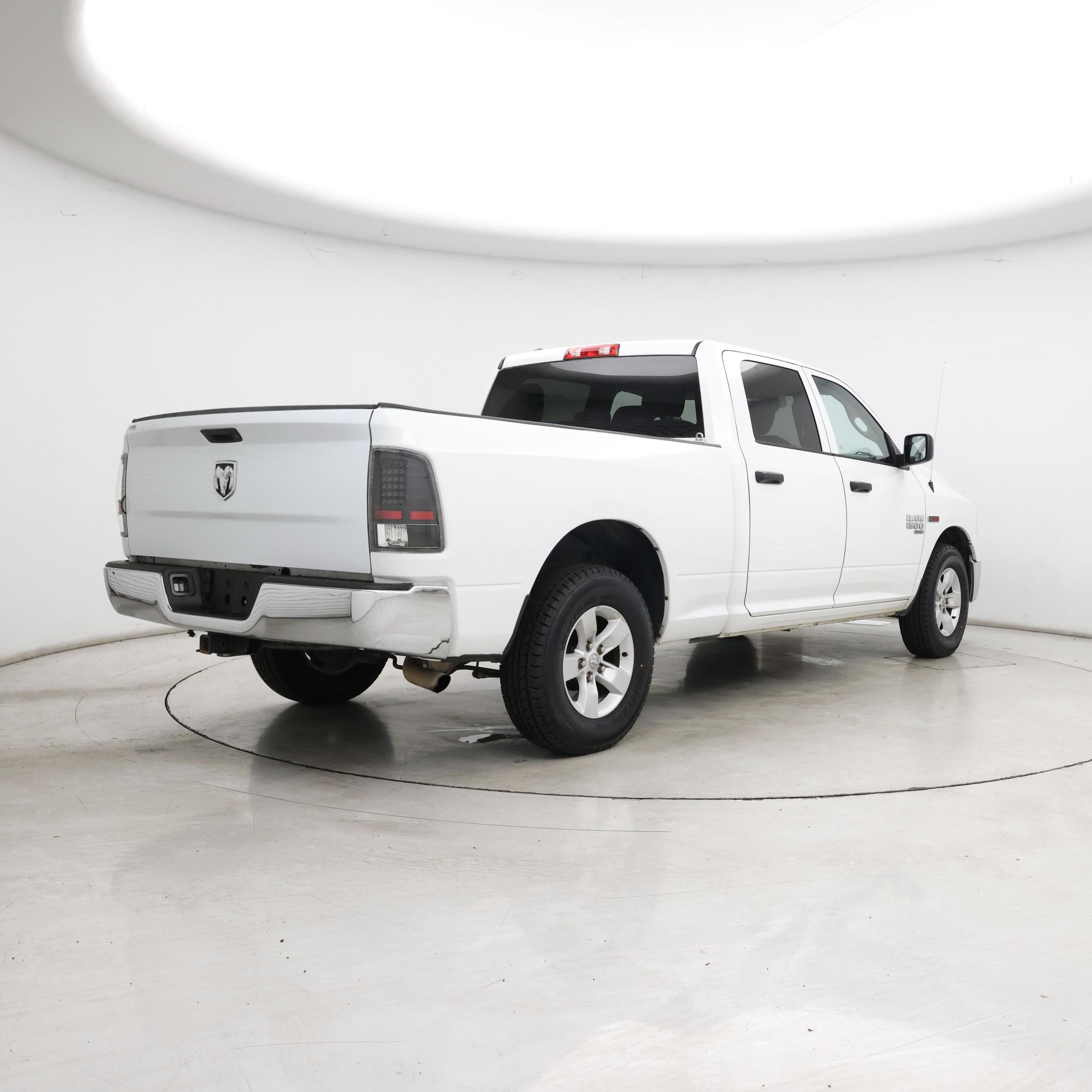 Thumbnail: 2019 RAM 1500 Classic - 8