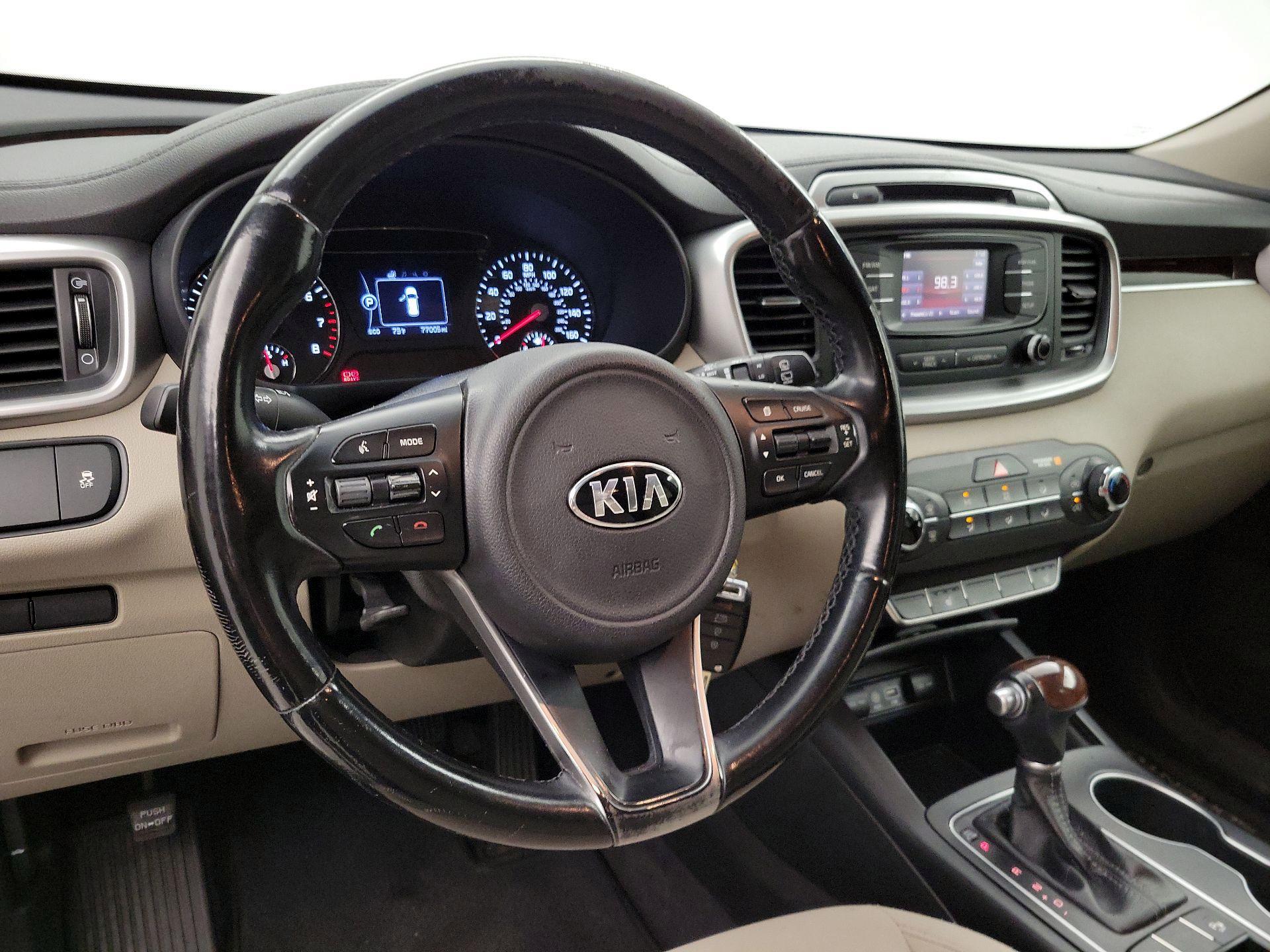Thumbnail: 2016 Kia Sorento - 10