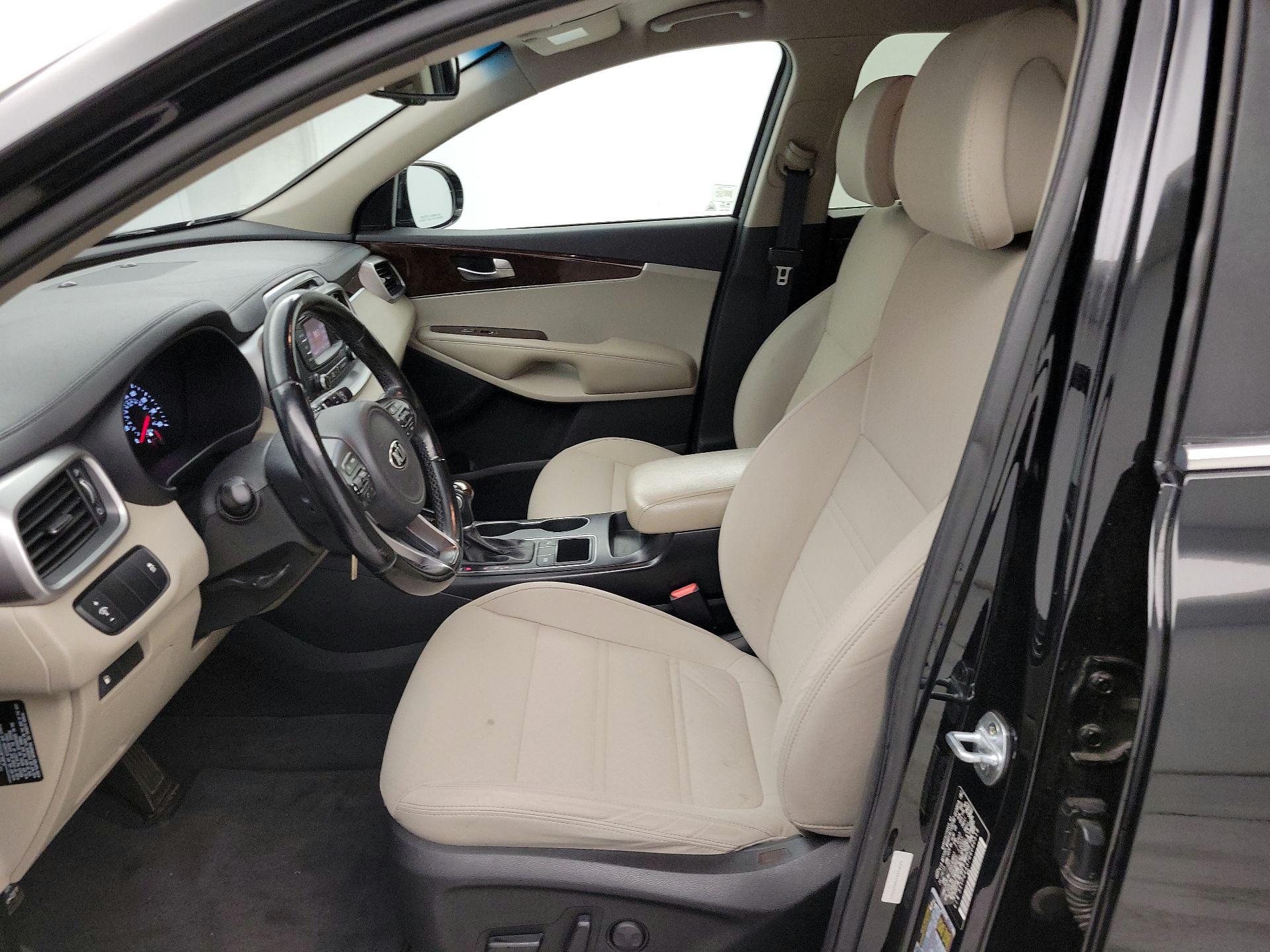 Thumbnail: 2016 Kia Sorento - 11