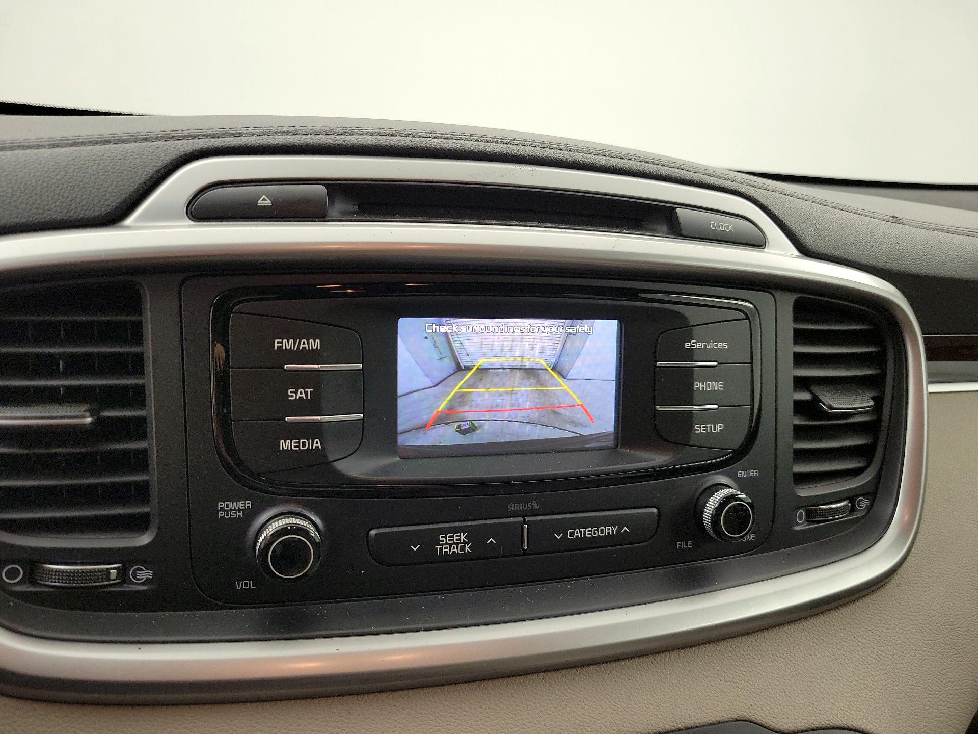 Thumbnail: 2016 Kia Sorento - 14