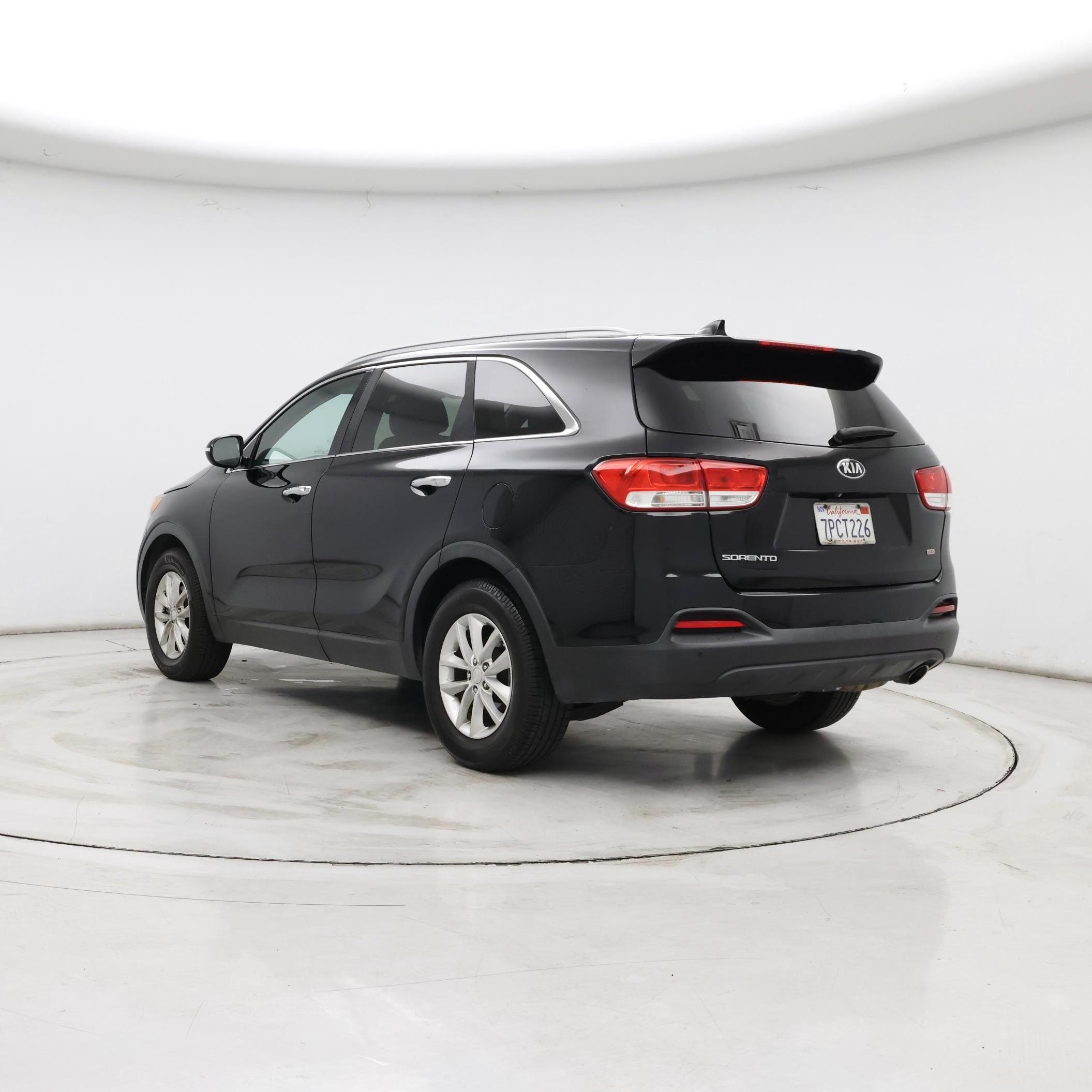Thumbnail: 2016 Kia Sorento - 2