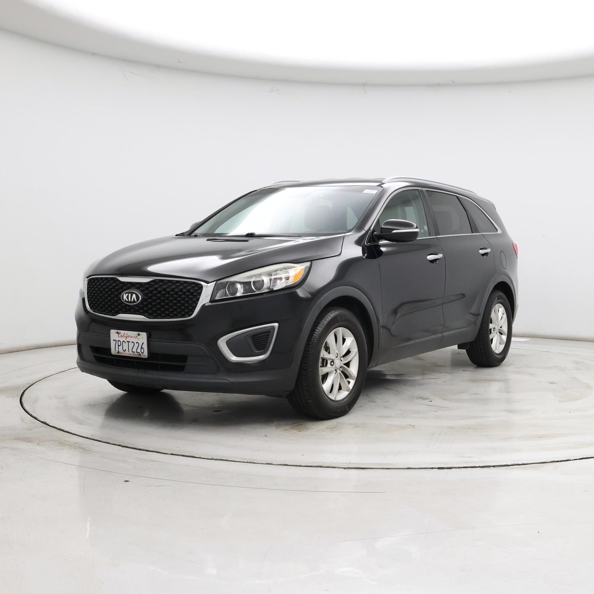 Thumbnail: 2016 Kia Sorento - 4