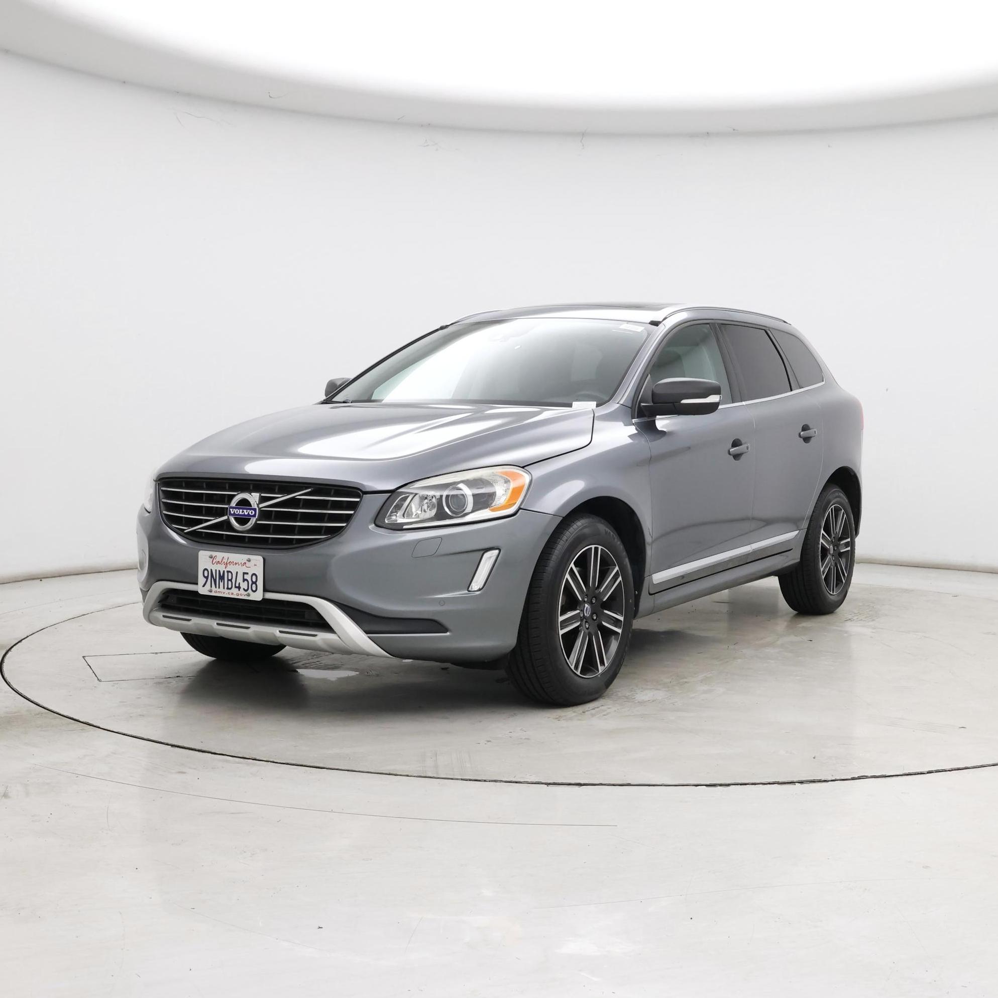 Thumbnail: 2017 Volvo XC60 - 4