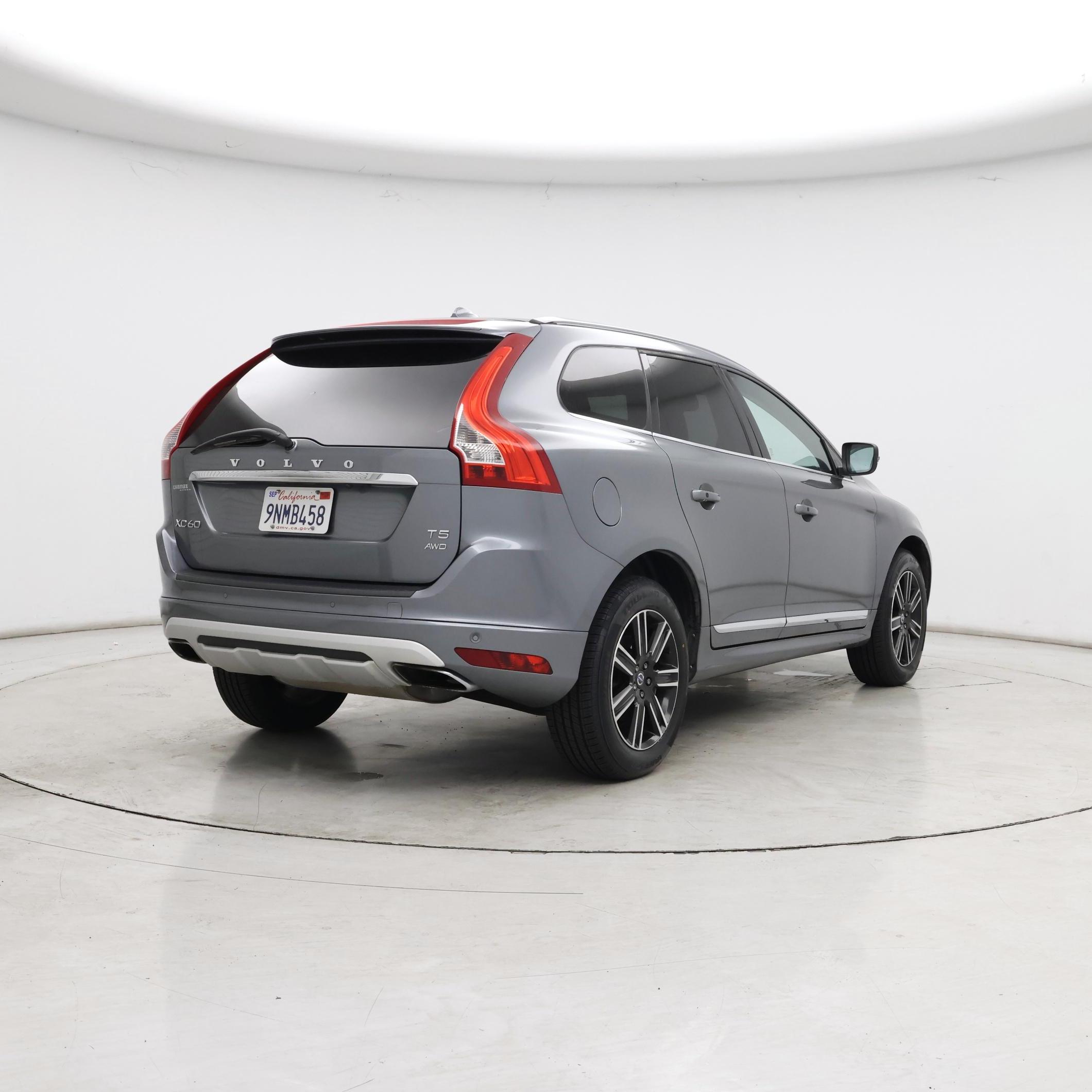 Thumbnail: 2017 Volvo XC60 - 8