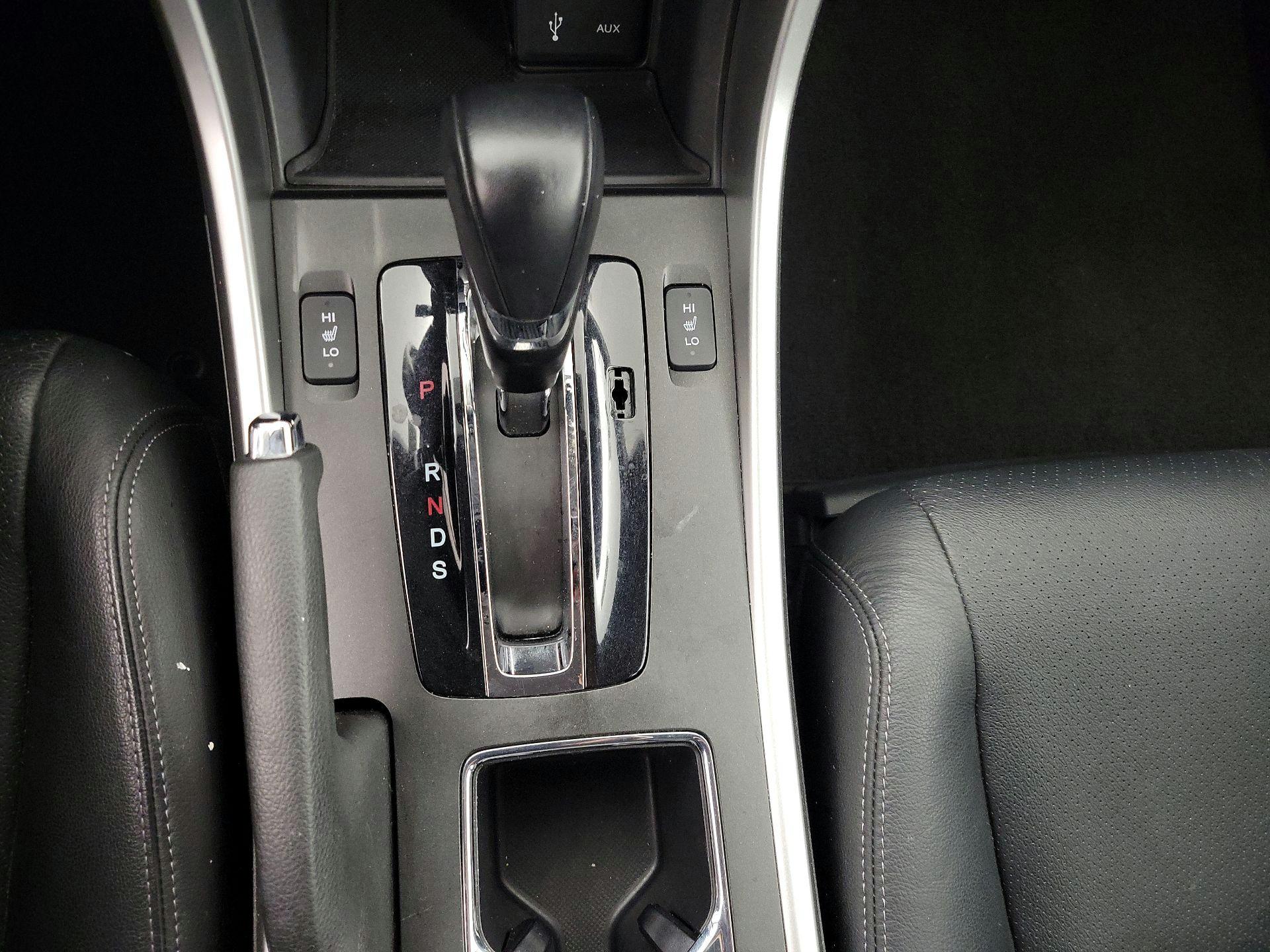 Thumbnail: 2015 Honda Accord - 17