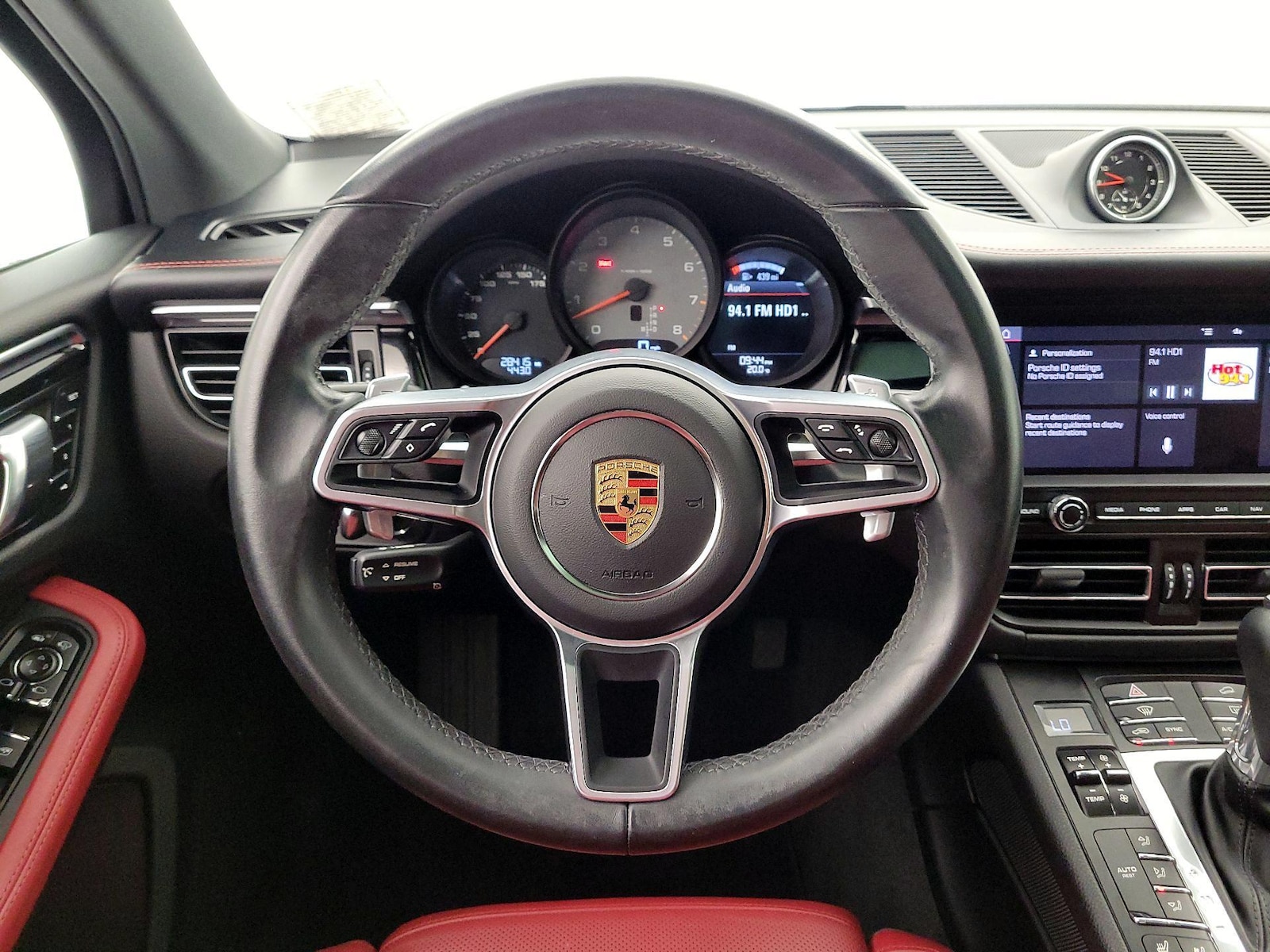 2021 Porsche Macan S - Photo 11