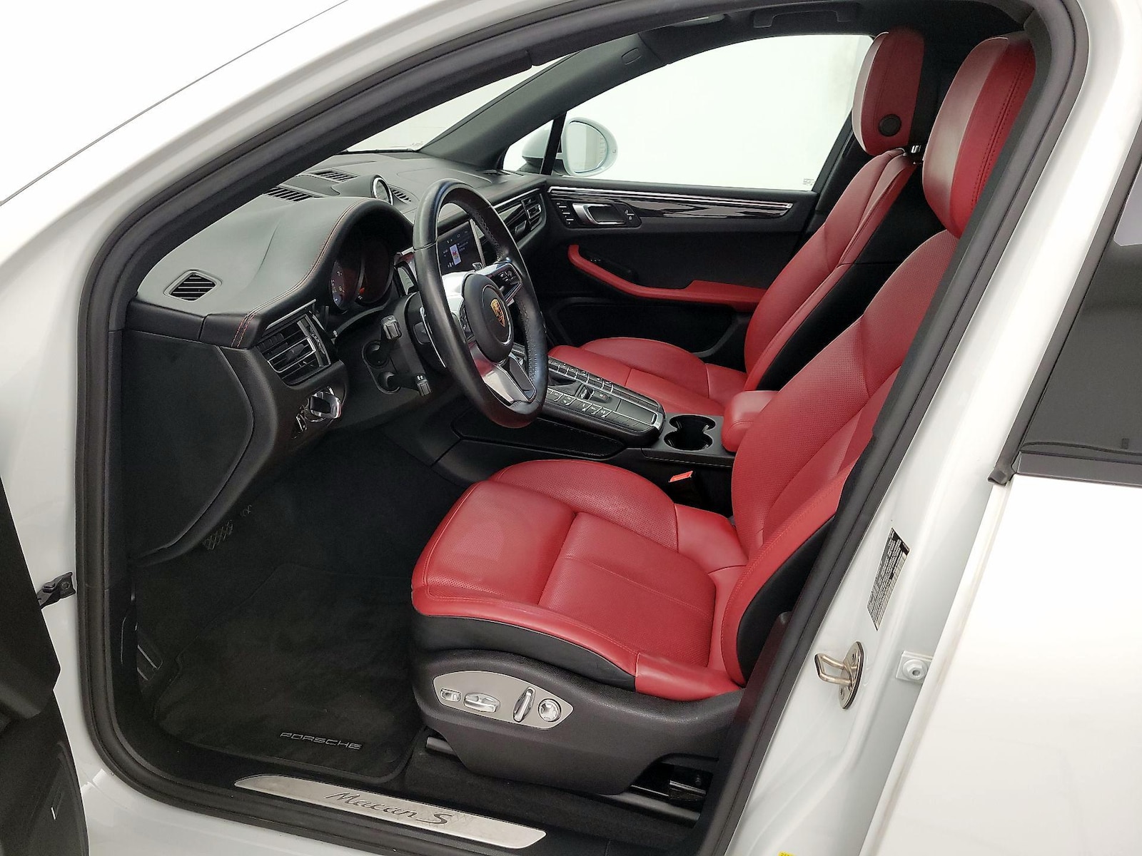 2021 Porsche Macan S - Photo 12