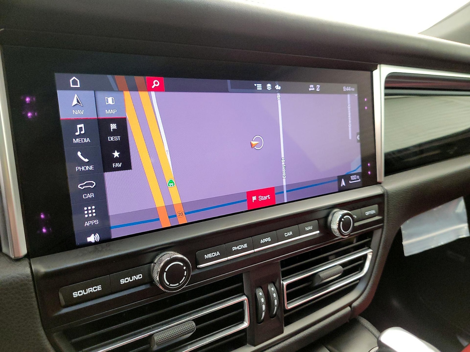 2021 Porsche Macan S - Photo 15