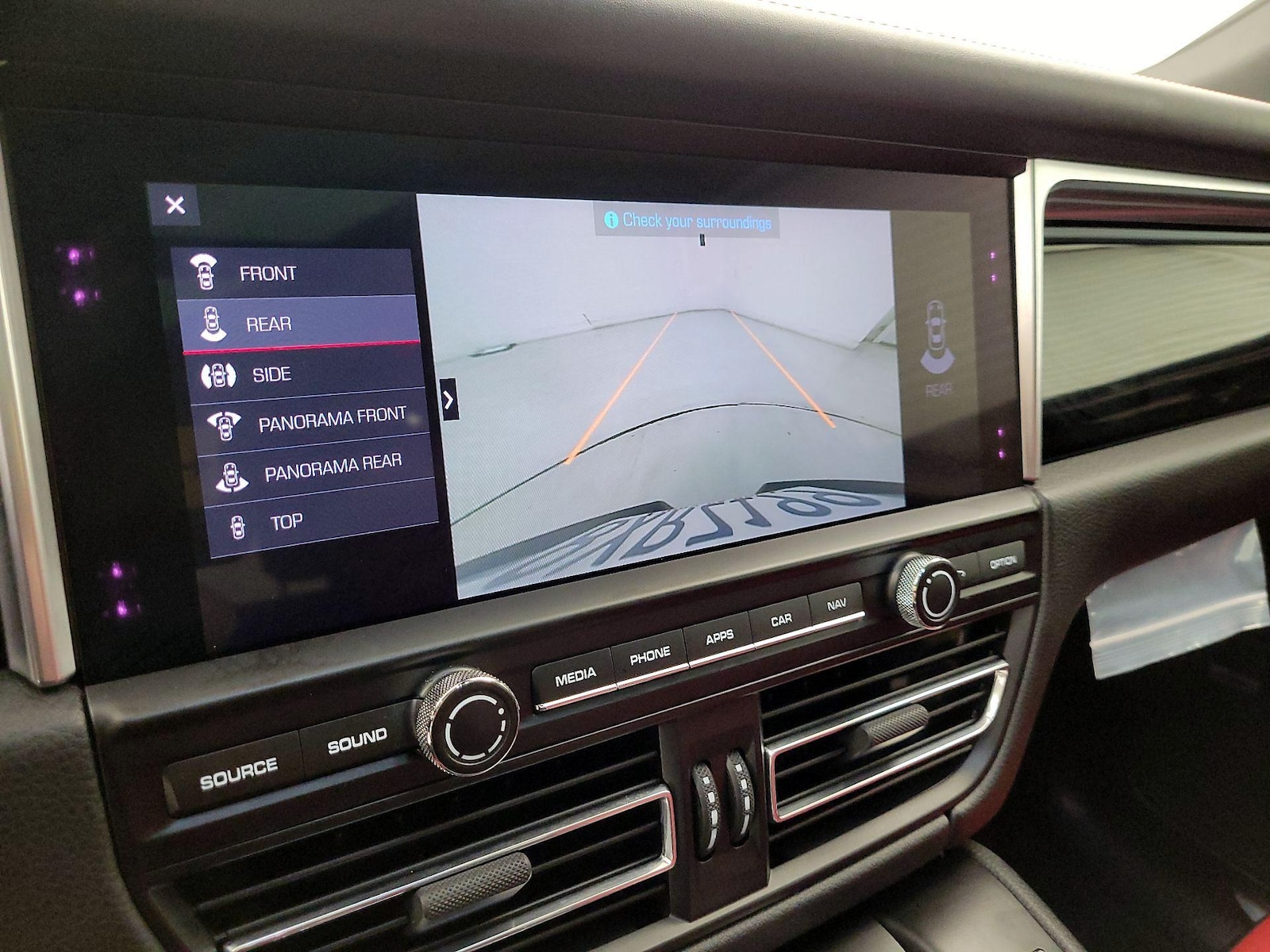 2021 Porsche Macan S - Photo 16