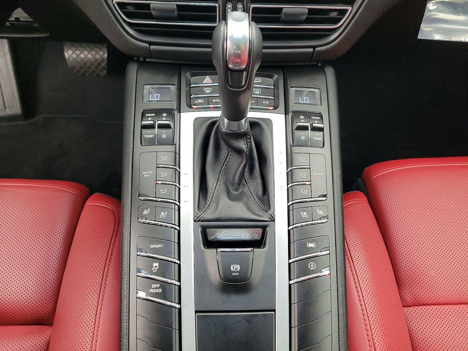 2021 Porsche Macan S - Photo 19