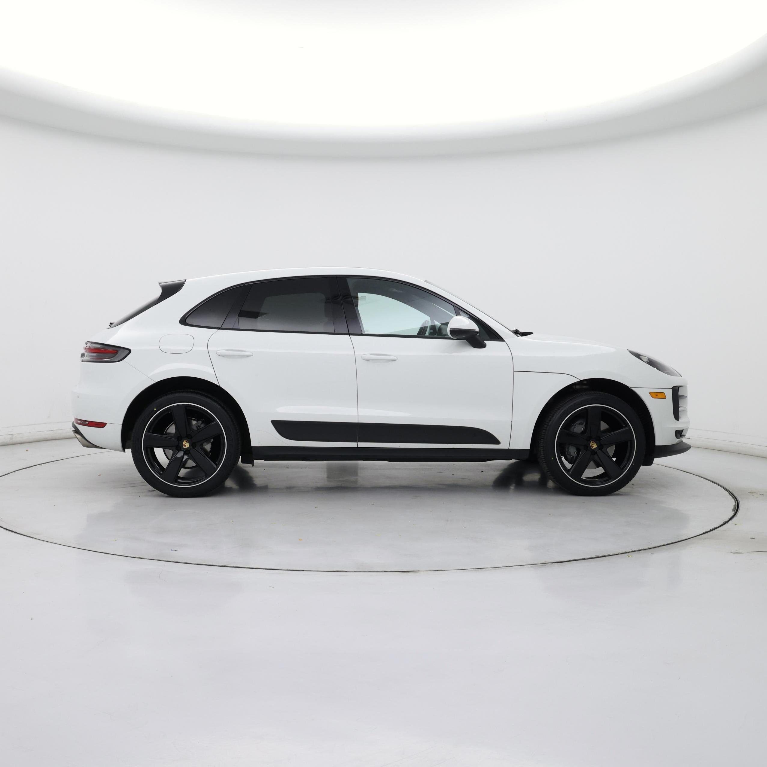 Thumbnail: 2021 Porsche Macan - 7