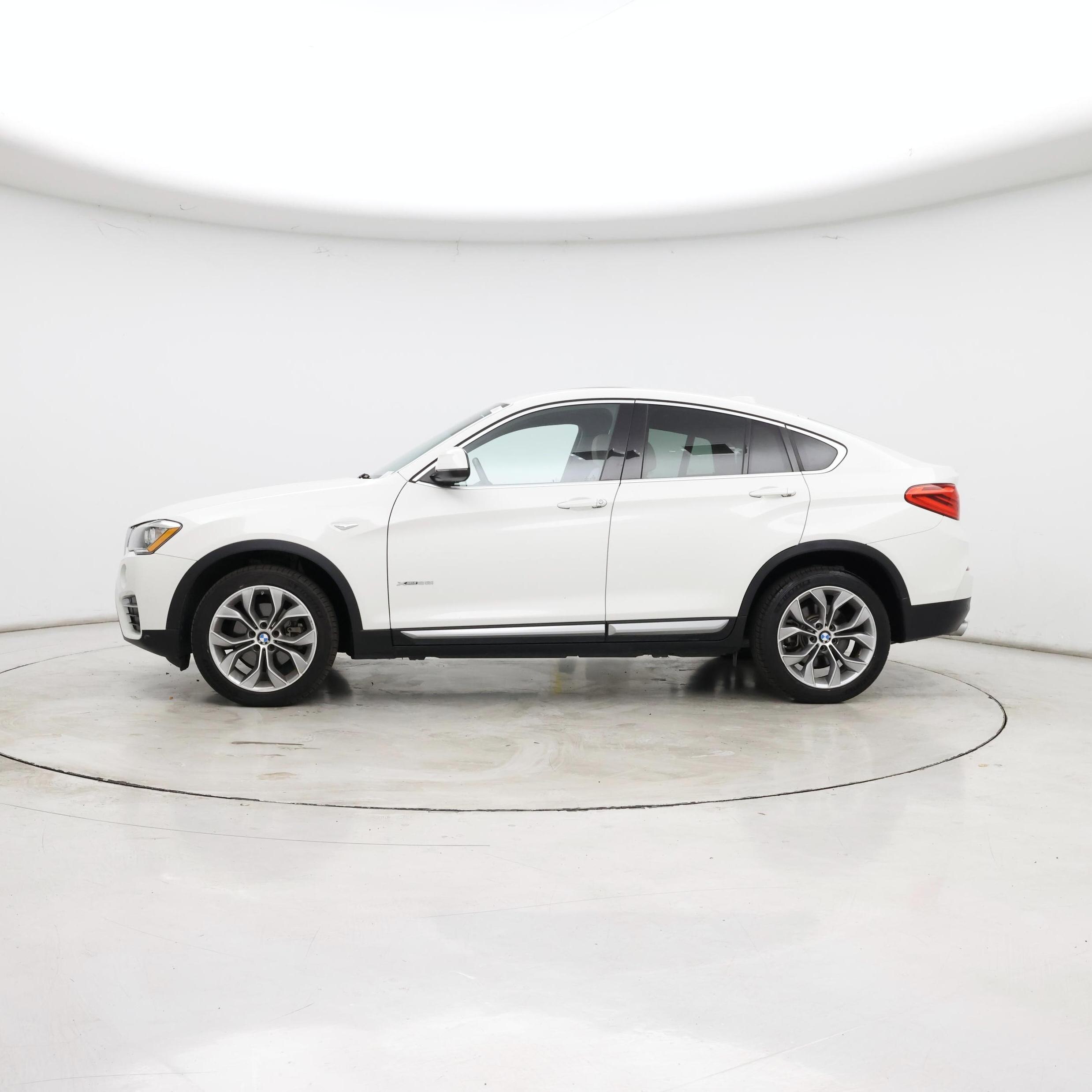 Thumbnail: 2018 BMW X4 - 3