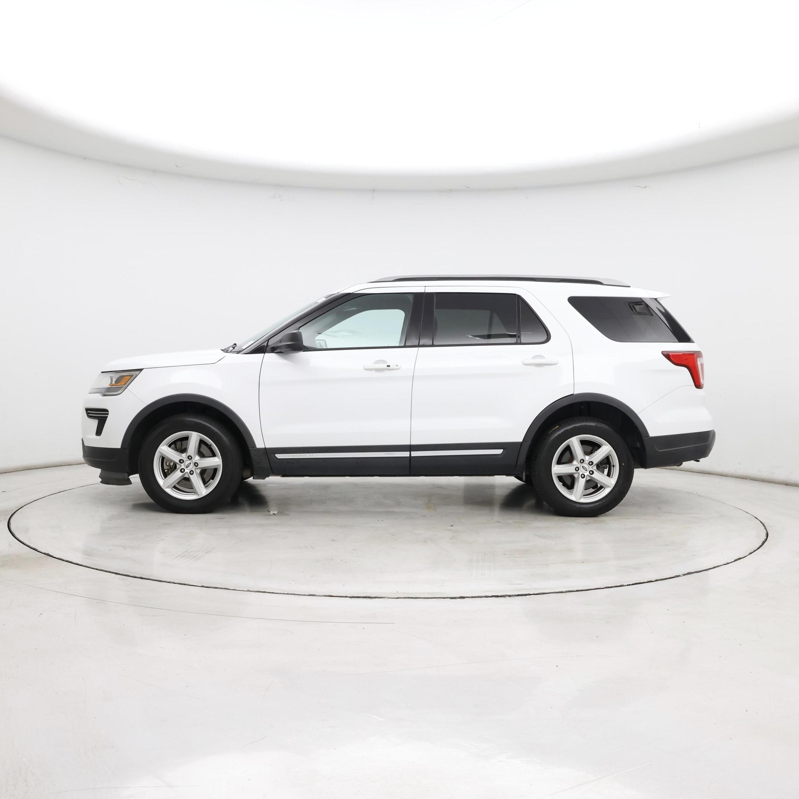 Thumbnail: 2018 Ford Explorer - 3
